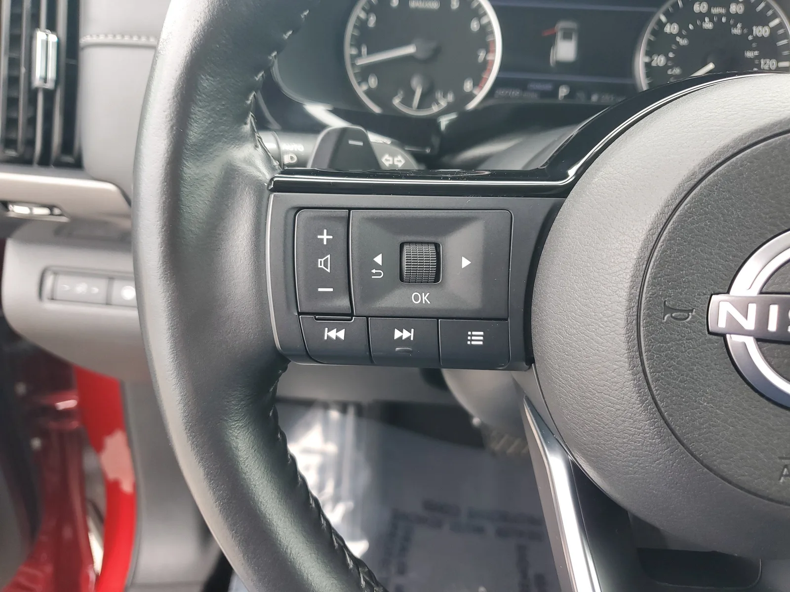 2024 Nissan Pathfinder SL photo 22