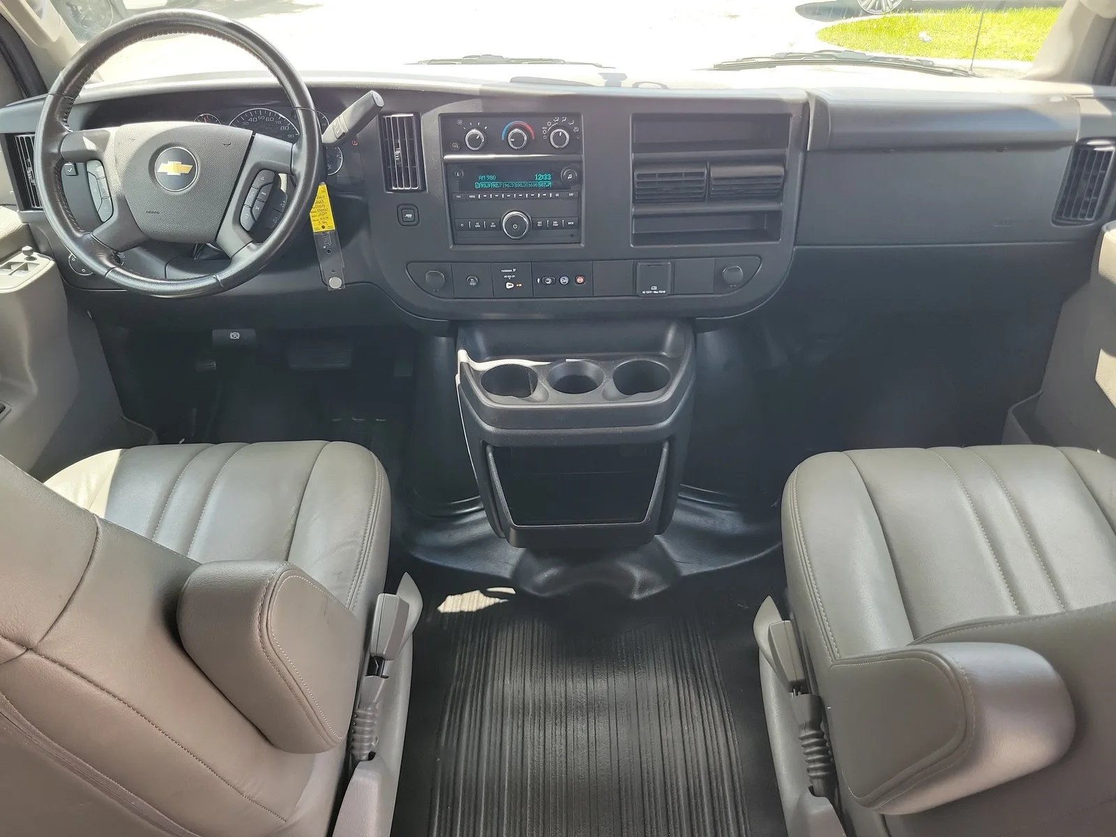 2023 Chevrolet Express Cargo Van Work Van photo 18