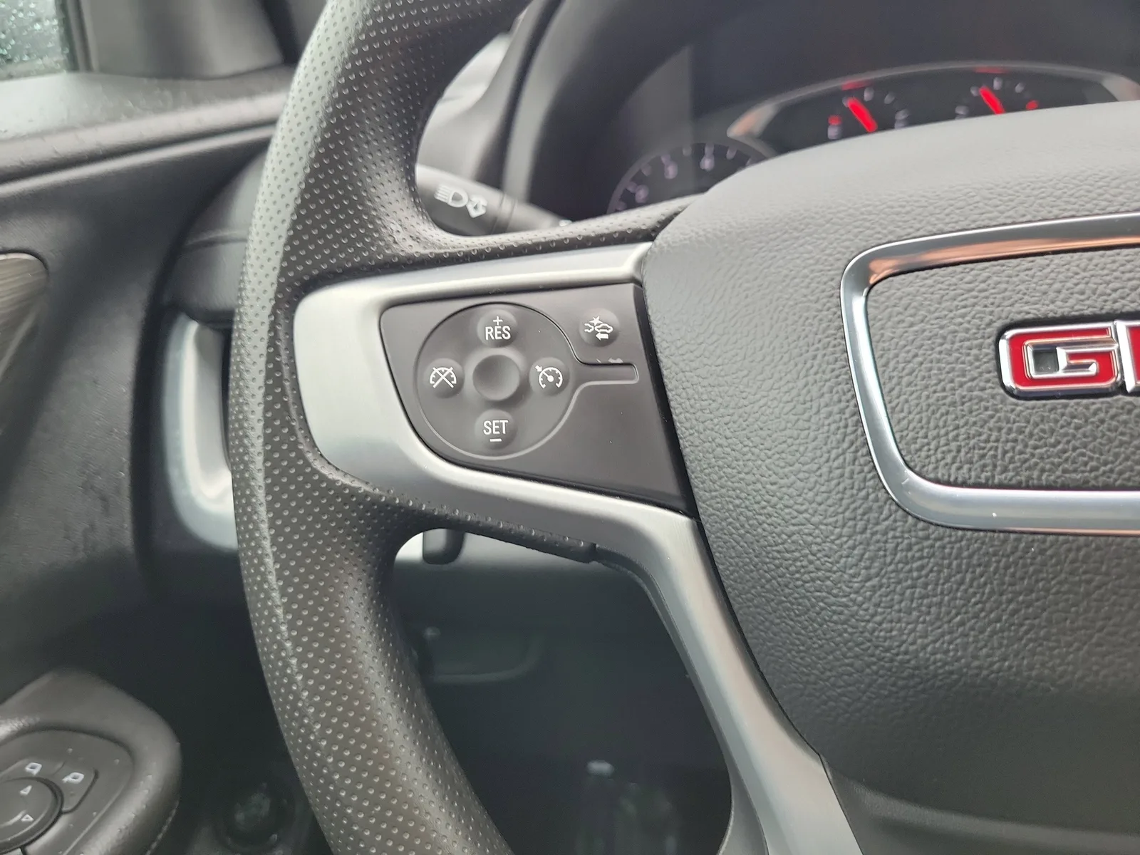 2023 GMC Terrain SLE photo 17