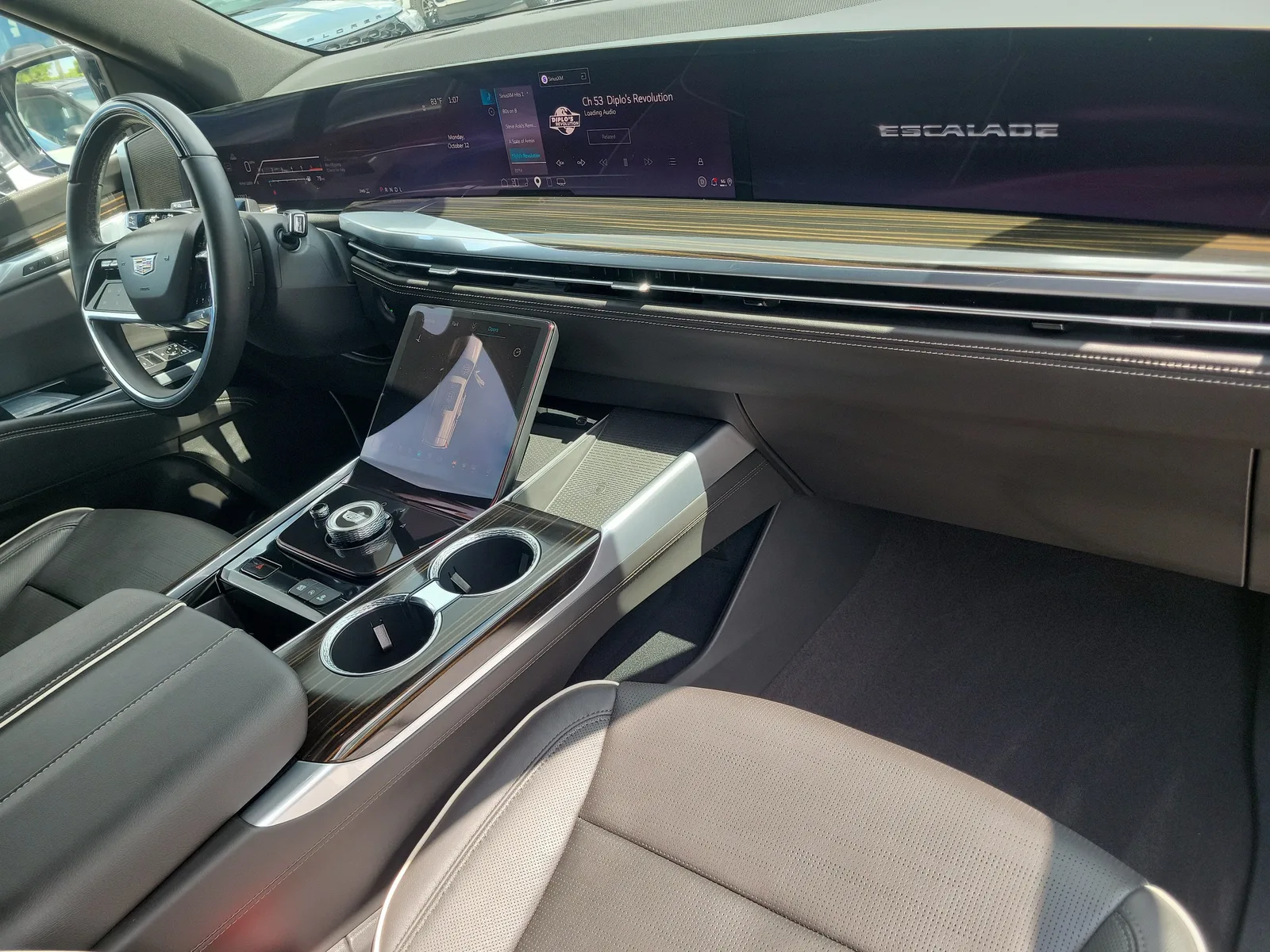 2025 Cadillac Escalade 4WD Premium Luxury photo 19