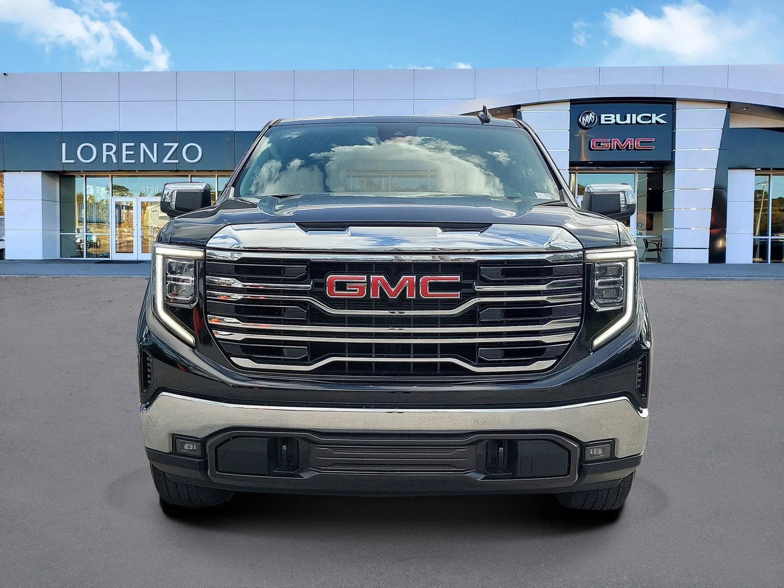 2023 GMC Sierra 1500 SLT photo 2