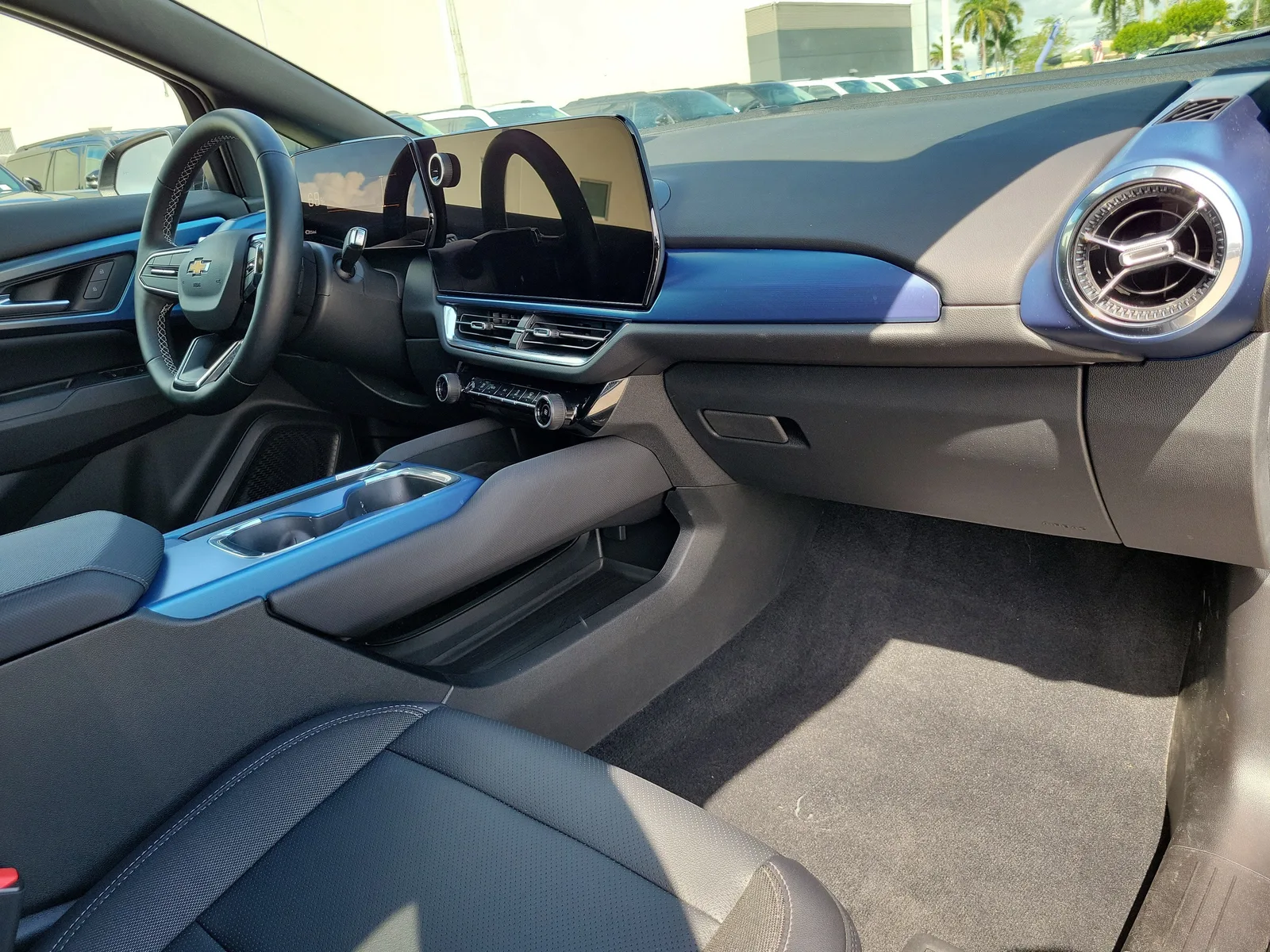 2026 Chevrolet Equinox EV LT2 w/PDE photo 14
