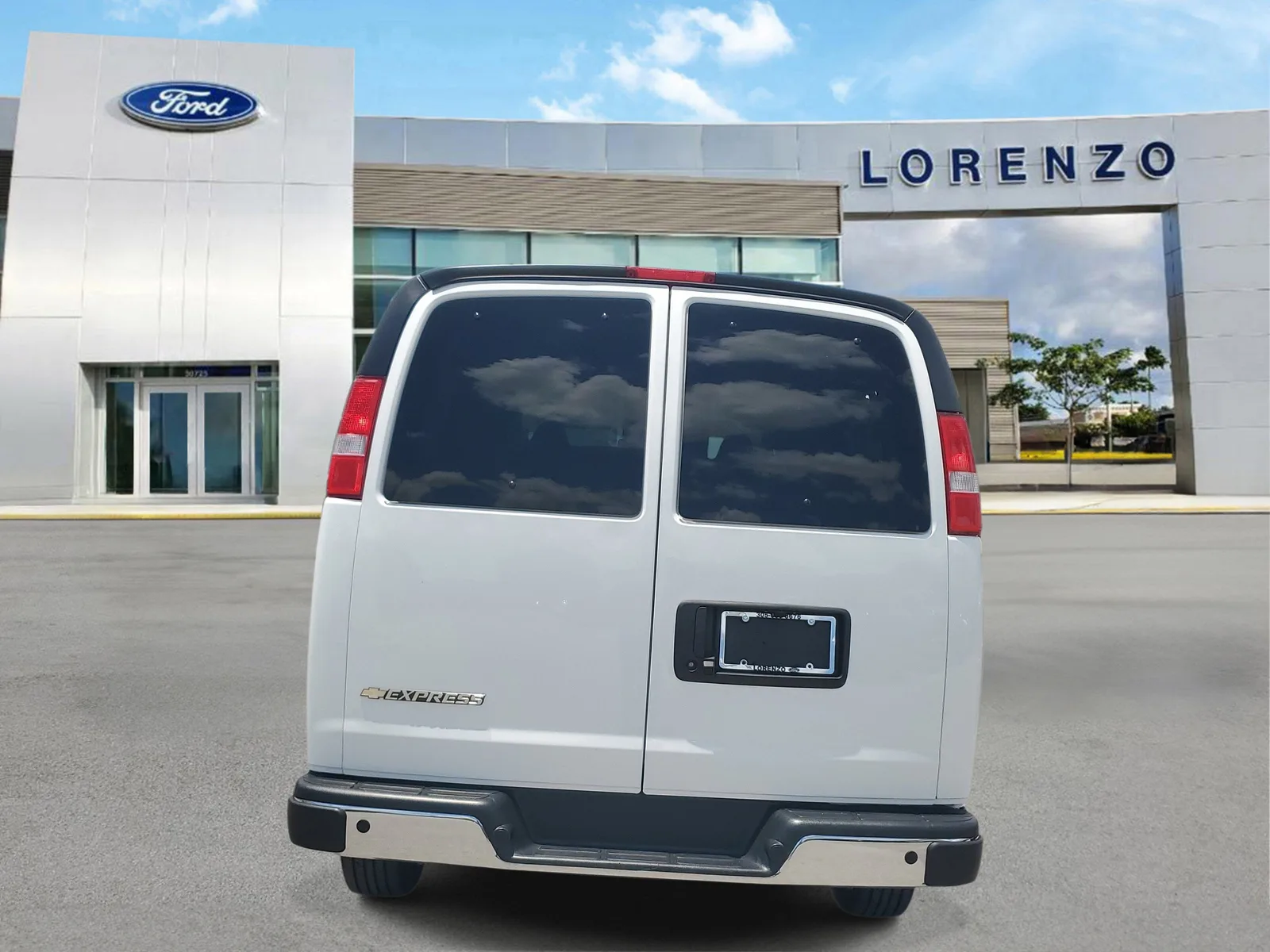 2025 Chevrolet Express Passenger LT photo 6