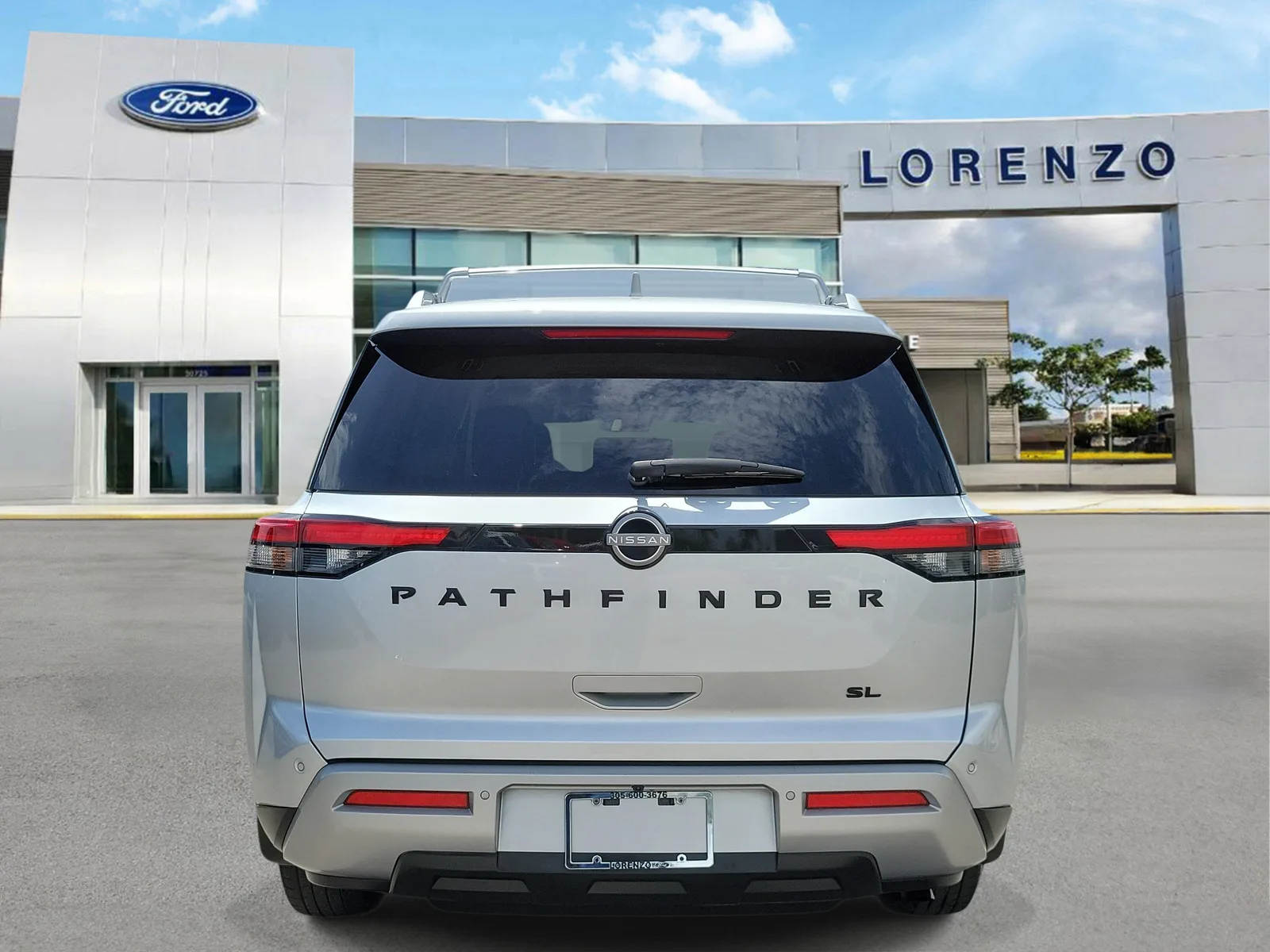 2024 Nissan Pathfinder SL photo 6