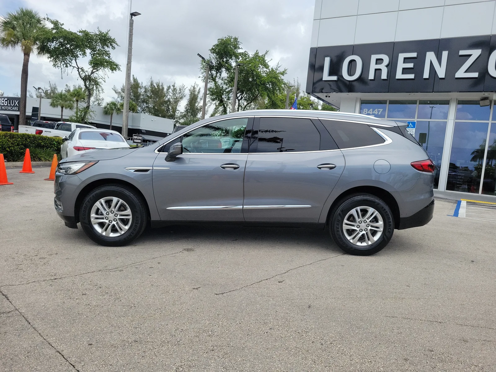2021 Buick Enclave Essence photo 8