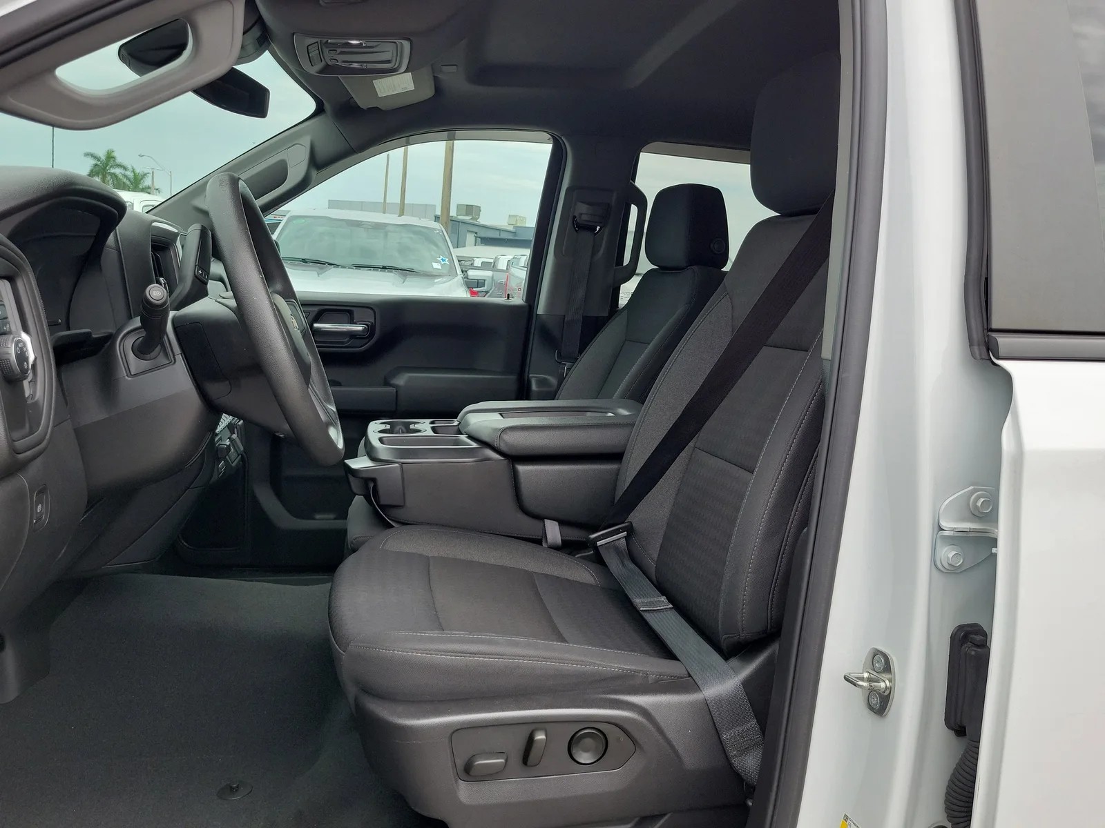 2024 Chevrolet Silverado 1500 Custom photo 14