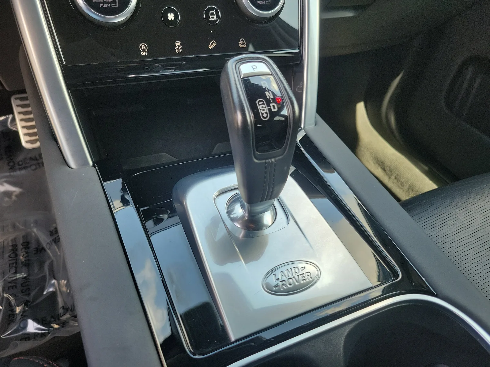 2023 Land Rover Discovery Sport S R-Dynamic photo 26