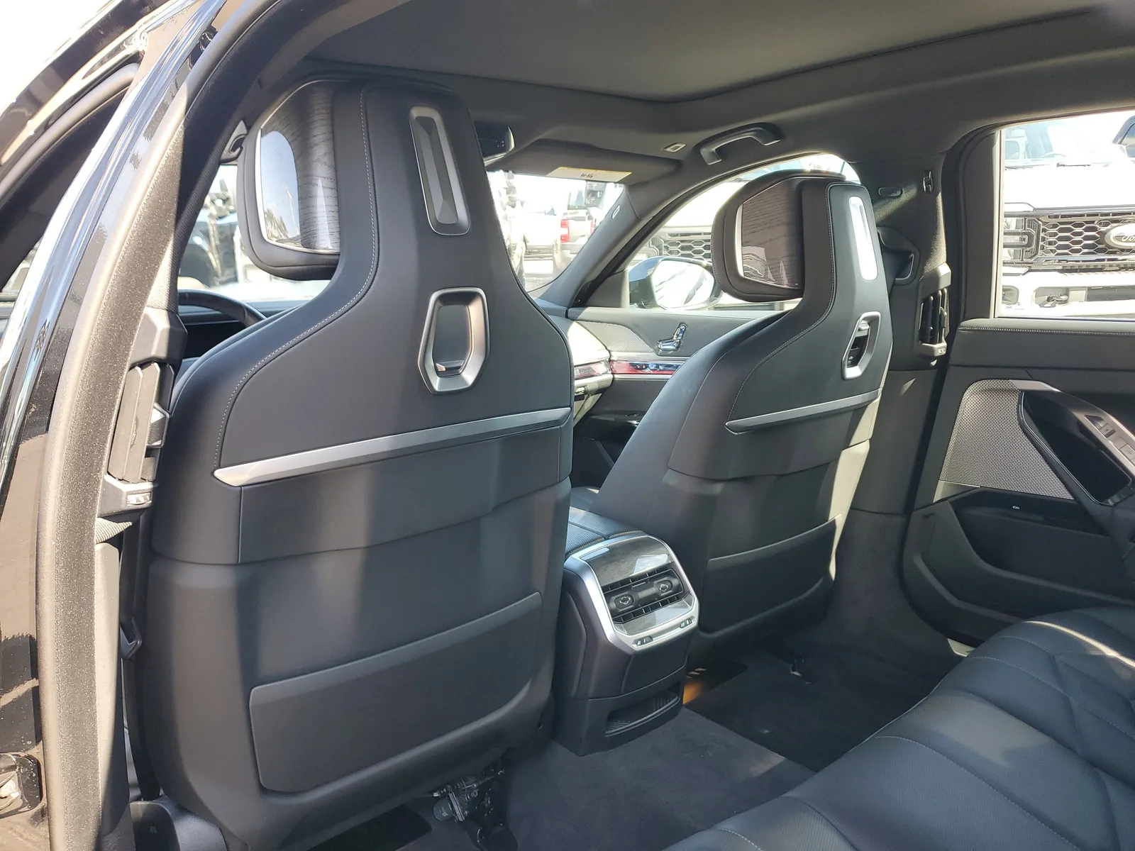2024 BMW 7 Series 740i photo 13