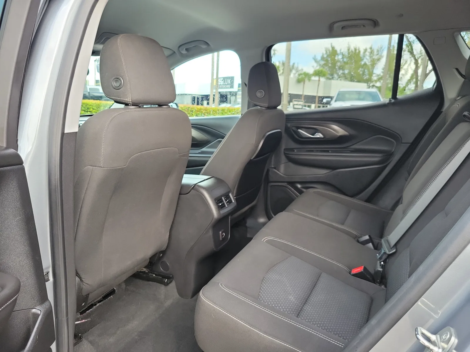 2023 GMC Terrain SLE photo 13