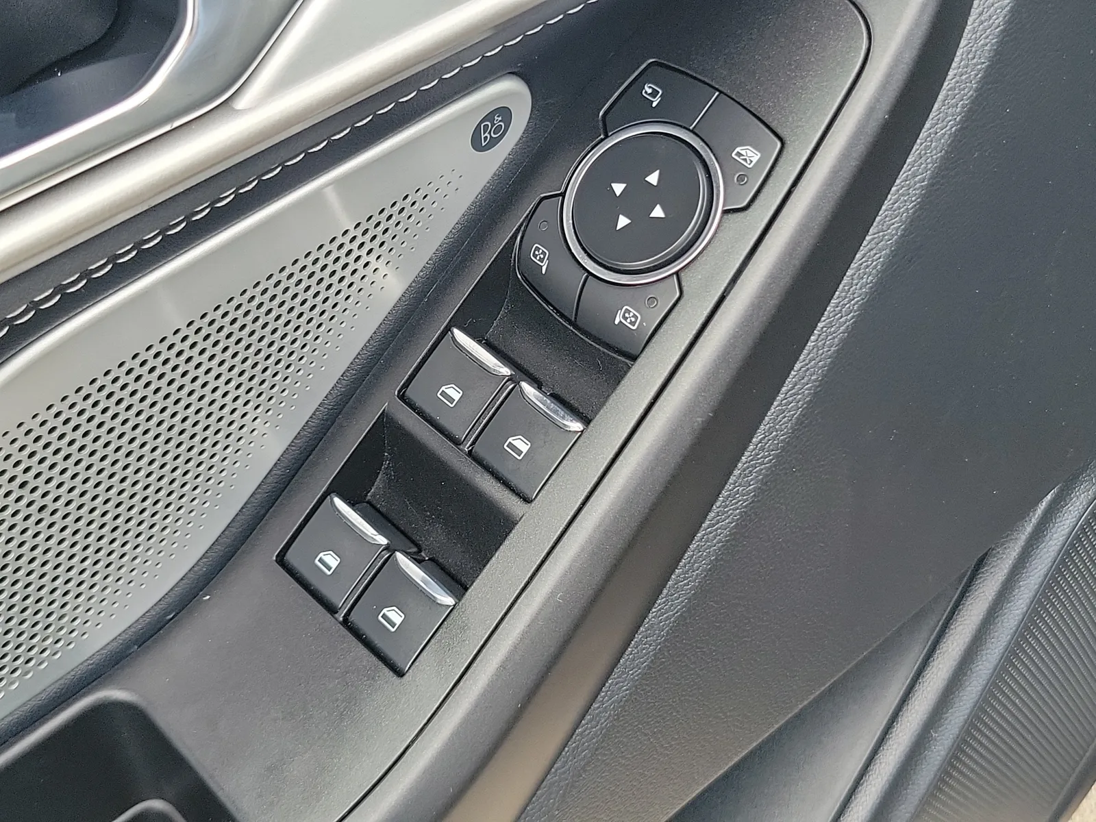 2020 Ford Explorer ST 4WD photo 30