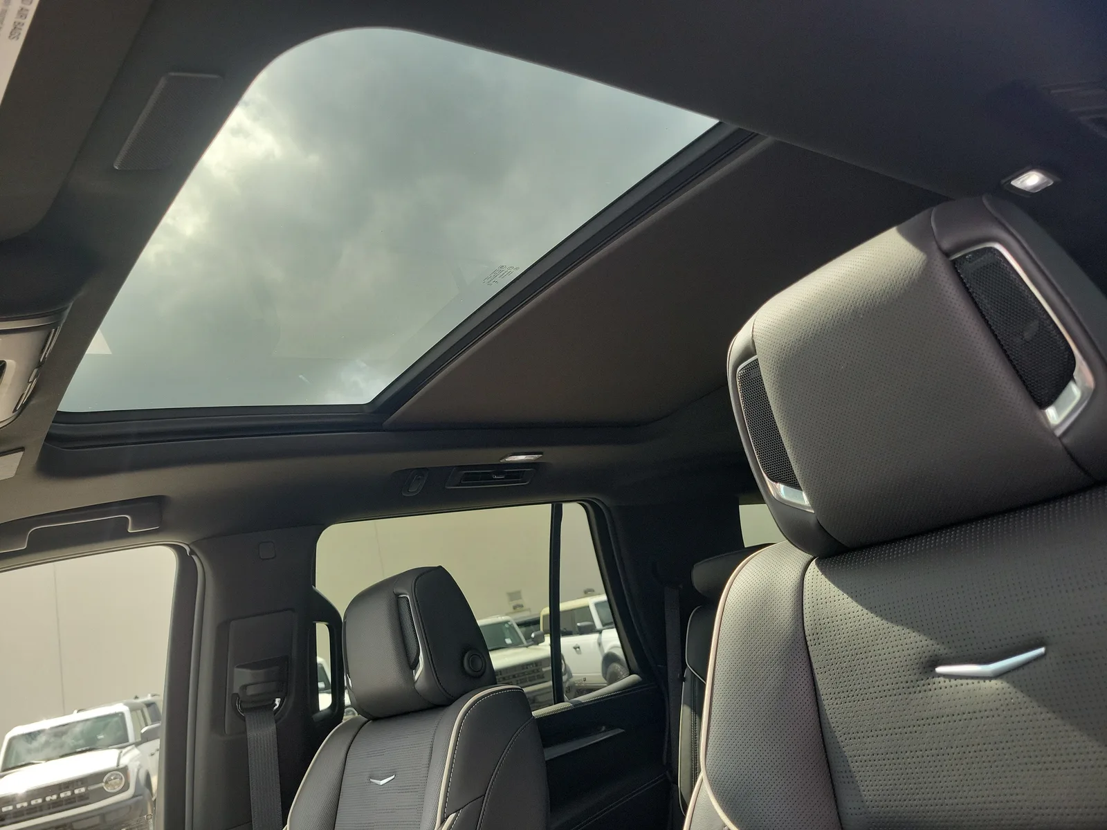 2025 Cadillac Escalade 4WD Premium Luxury photo 11