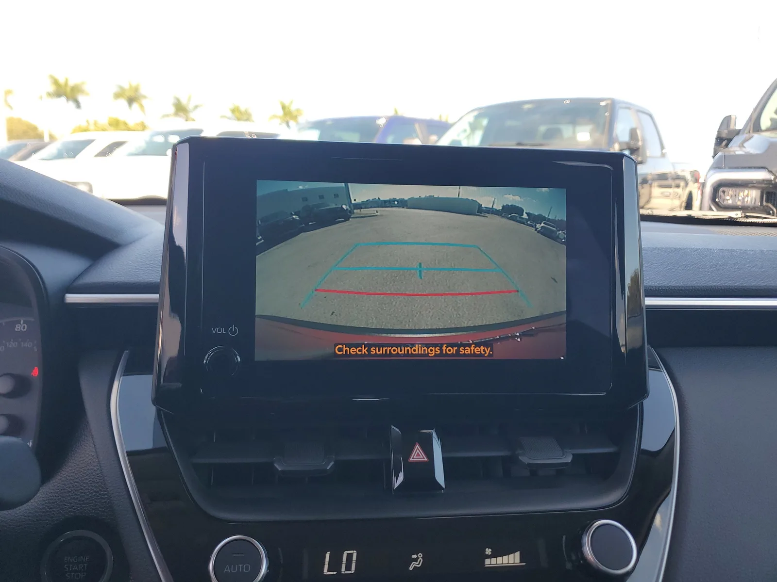 2023 Toyota Corolla Cross LE photo 10