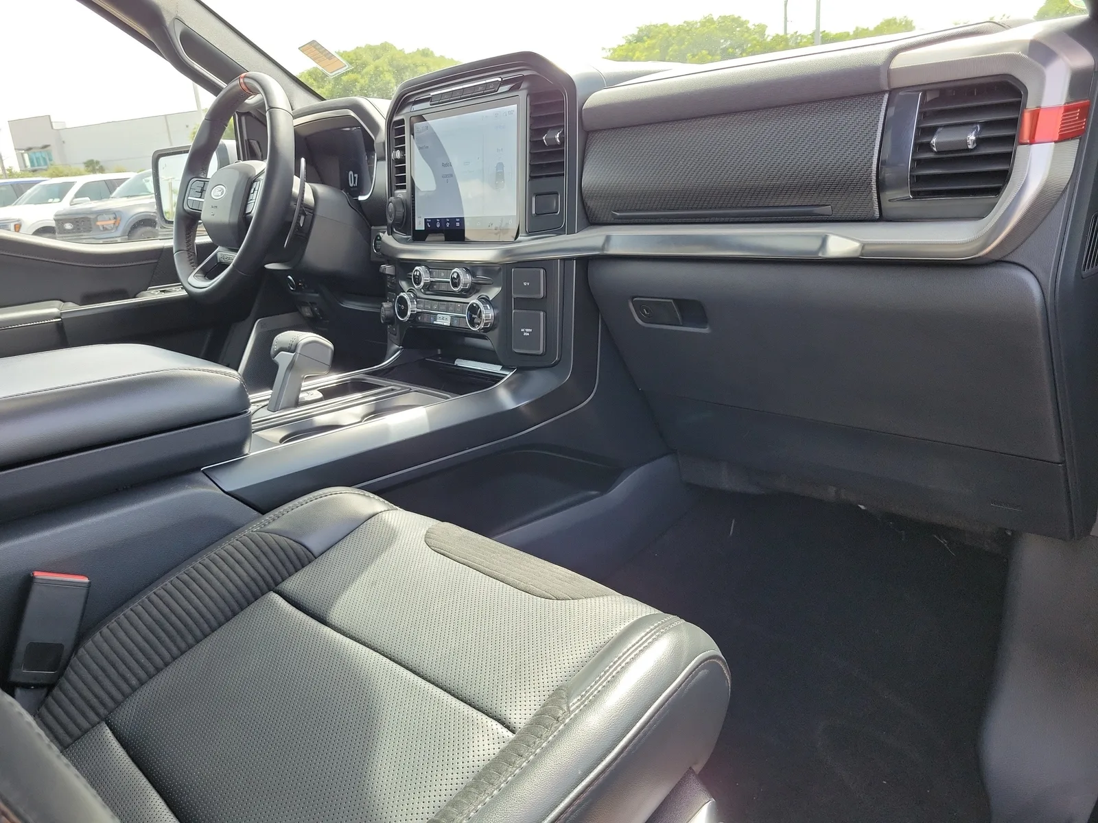 2022 Ford F-150 Raptor 4WD photo 18