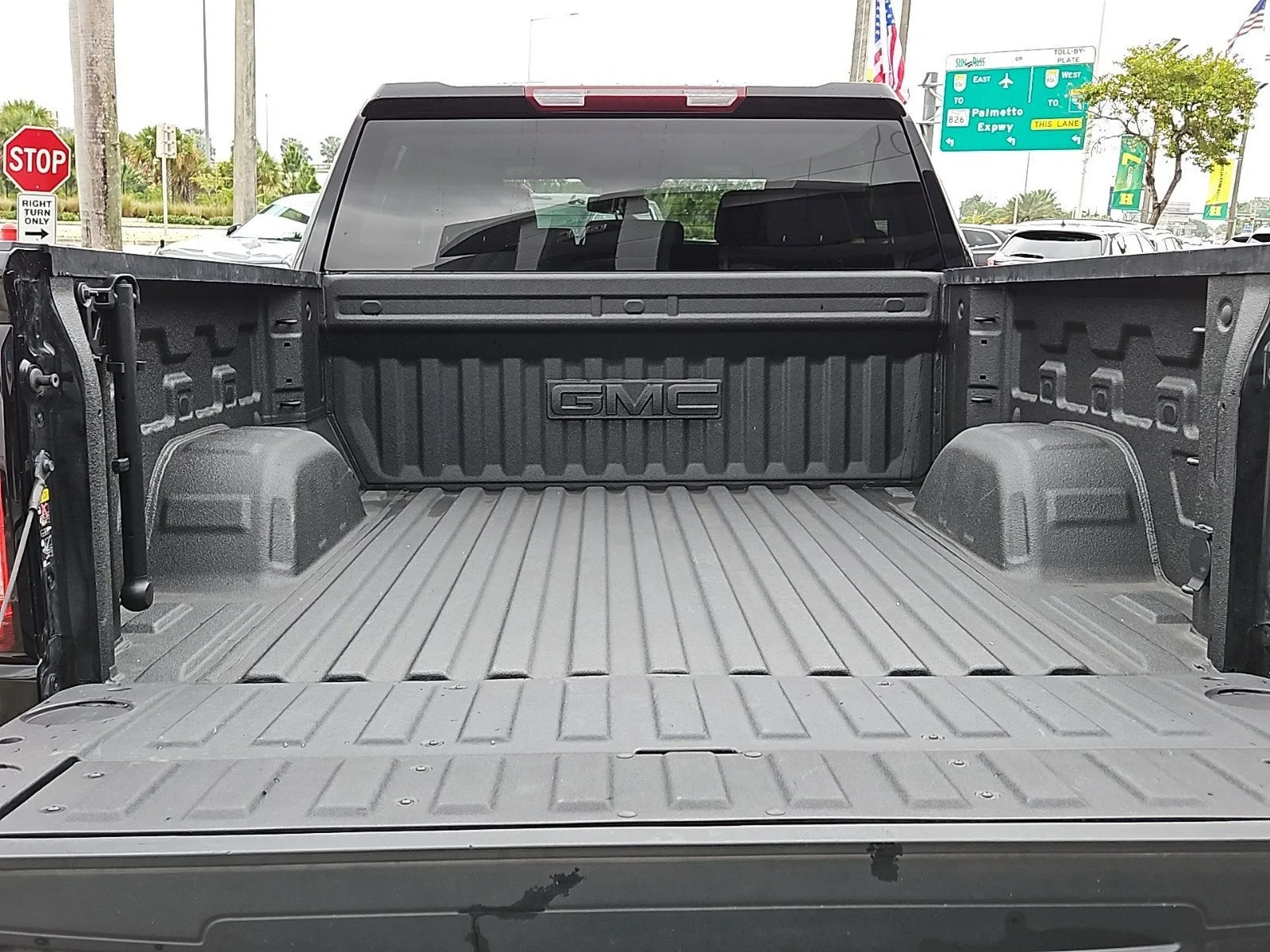2023 GMC Sierra 1500 SLT photo 32