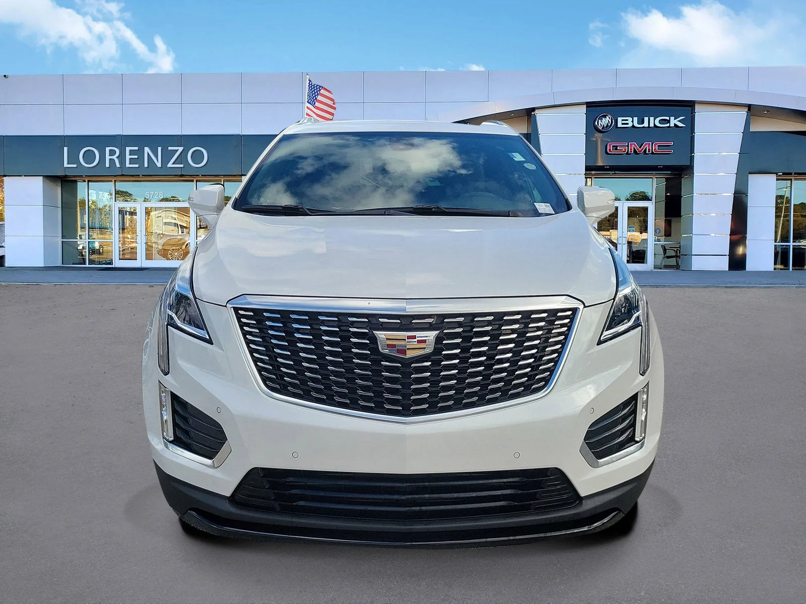 2022 Cadillac XT5 Luxury photo 2