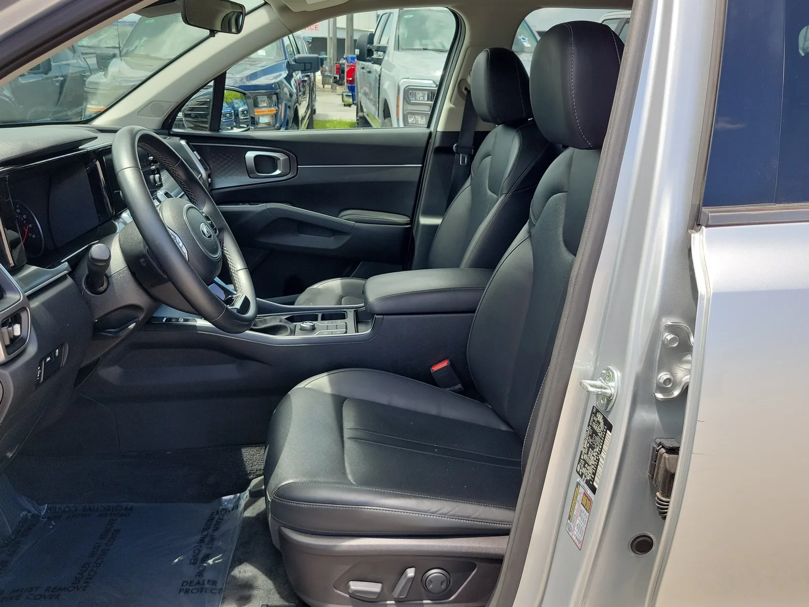 2021 Kia Sorento S photo 17