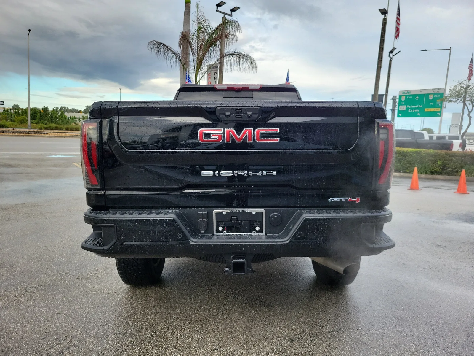 2025 GMC Sierra 2500 HD AT4 photo 6