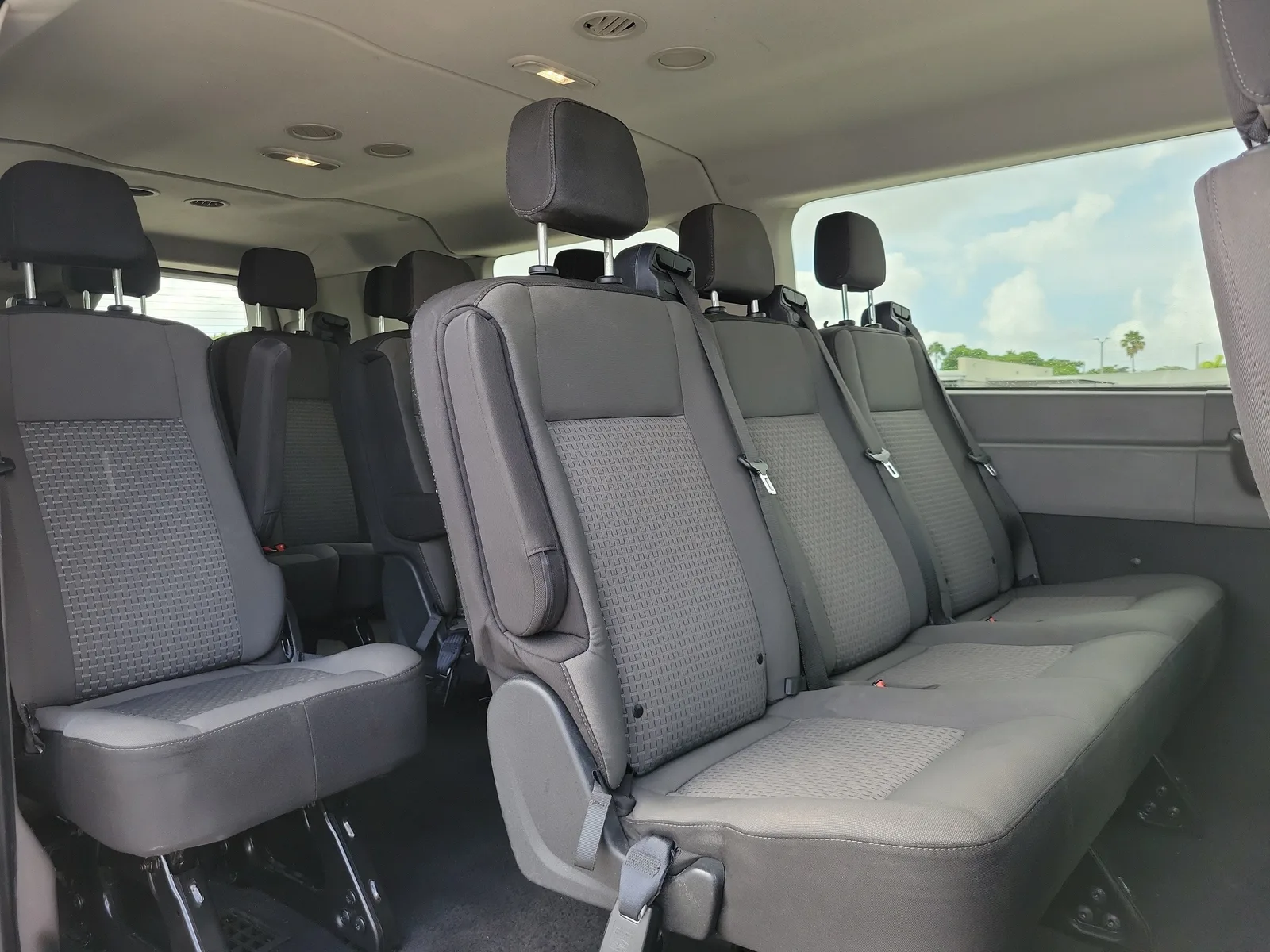 2024 Ford Transit Passenger Wagon XLT photo 13