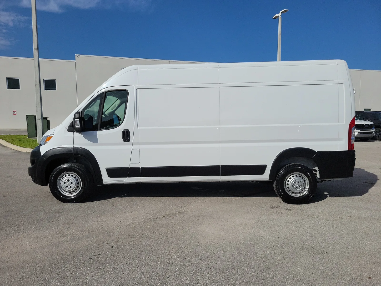 2026 RAM ProMaster Cargo Van Tradesman photo 8
