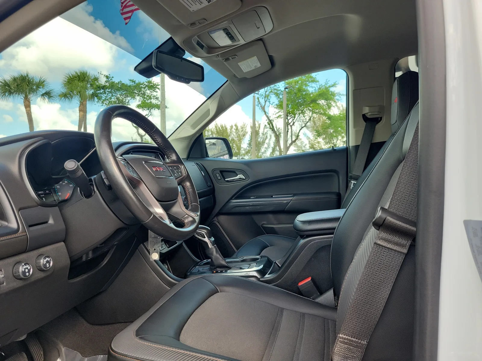 2022 GMC Canyon AT4 - Cloth photo 11