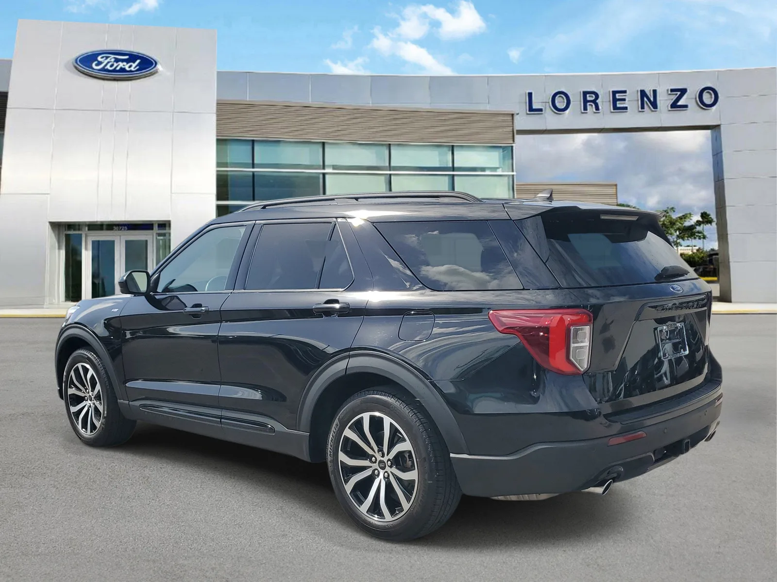 2023 Ford Explorer ST-Line photo 7