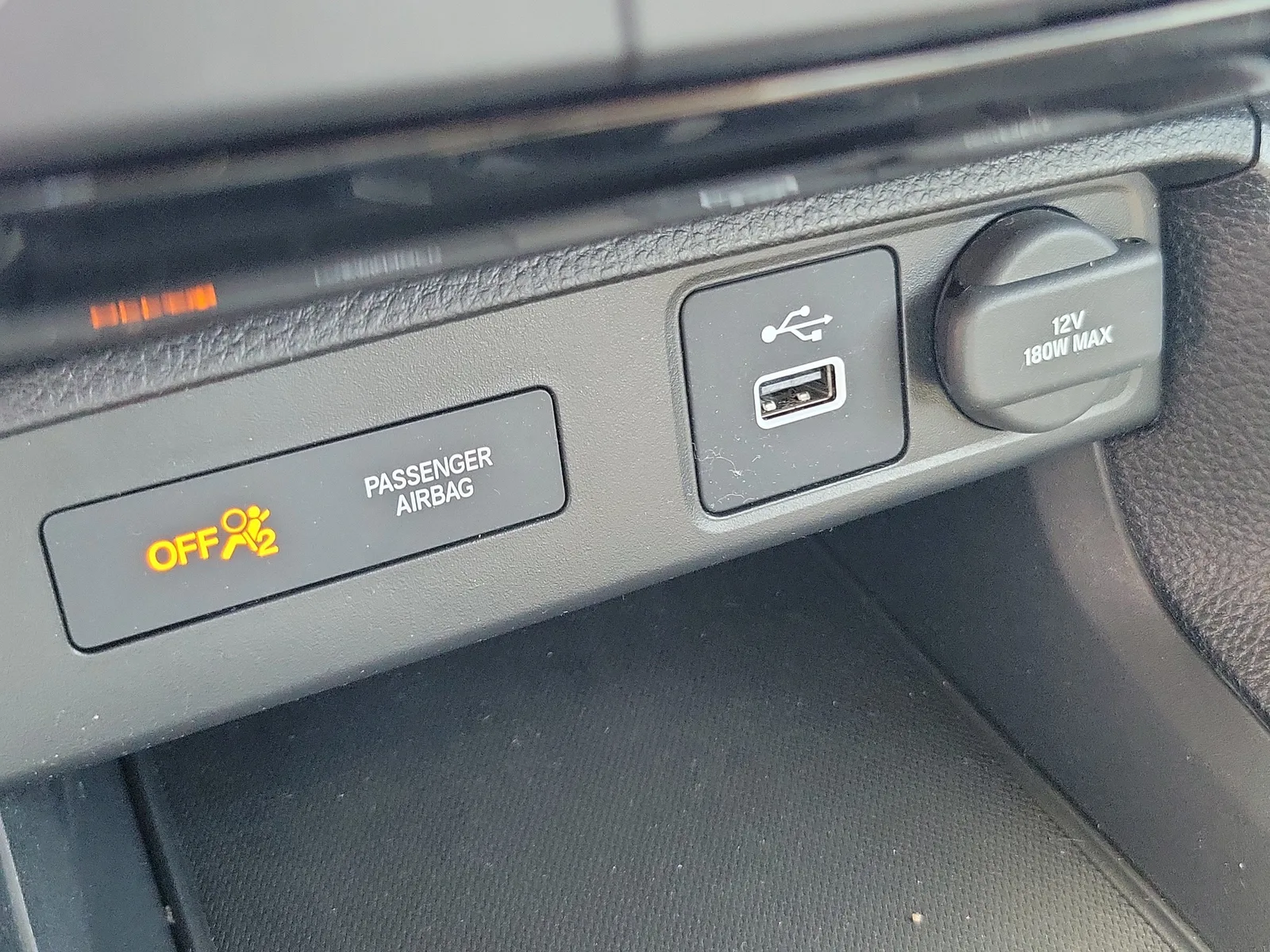 2024 Honda Civic Hatchback LX photo 23