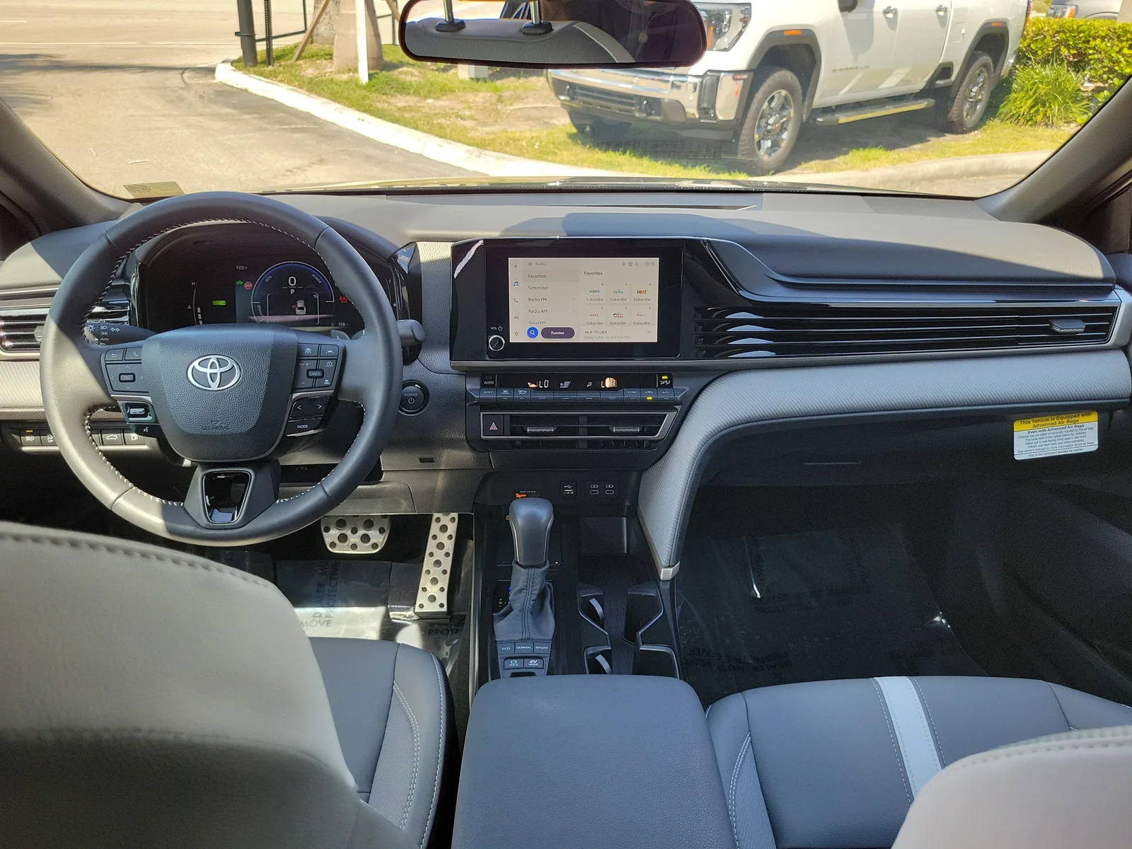 2025 Toyota Camry LE photo 14