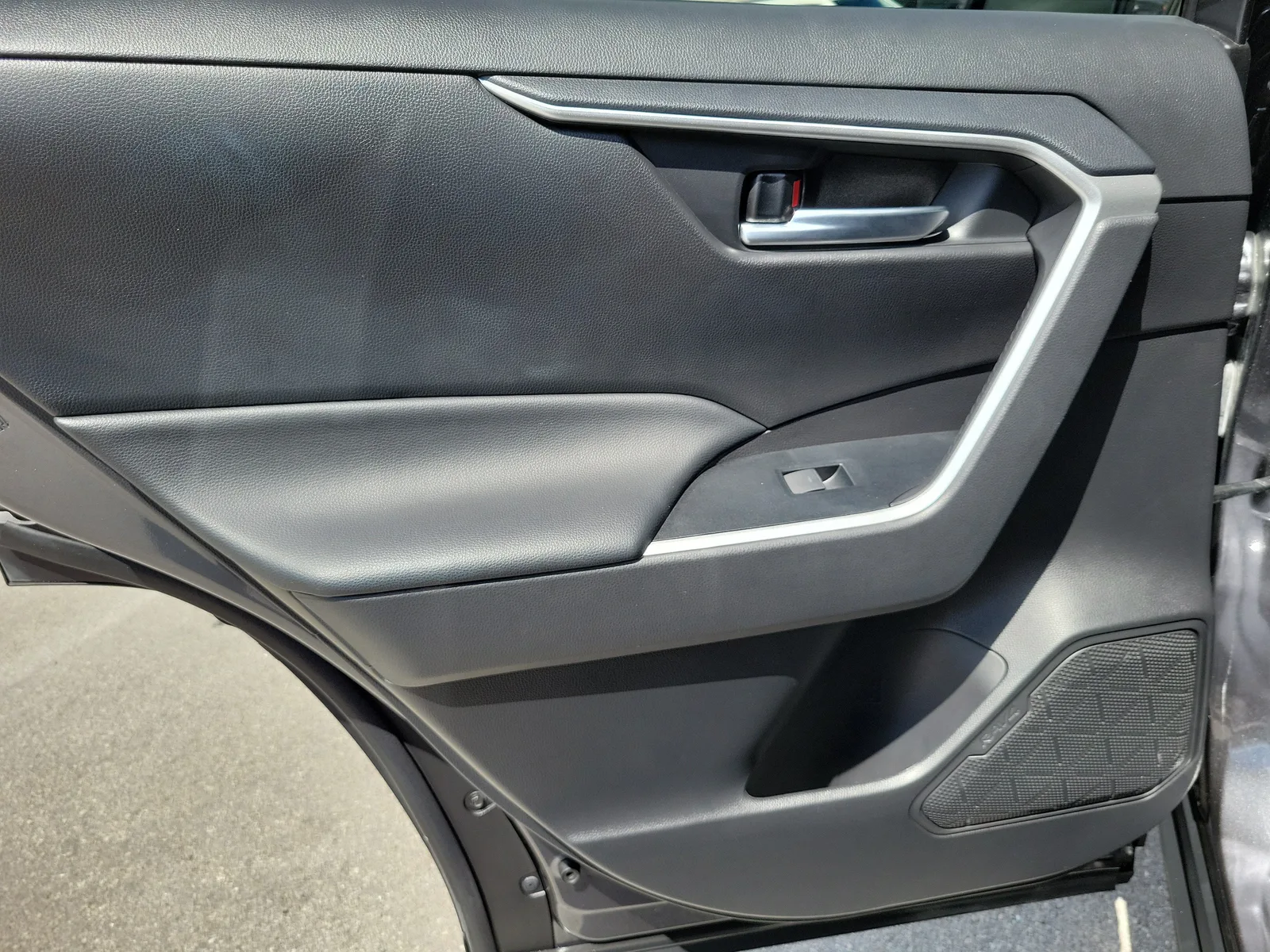 2023 Toyota RAV4 XLE photo 21