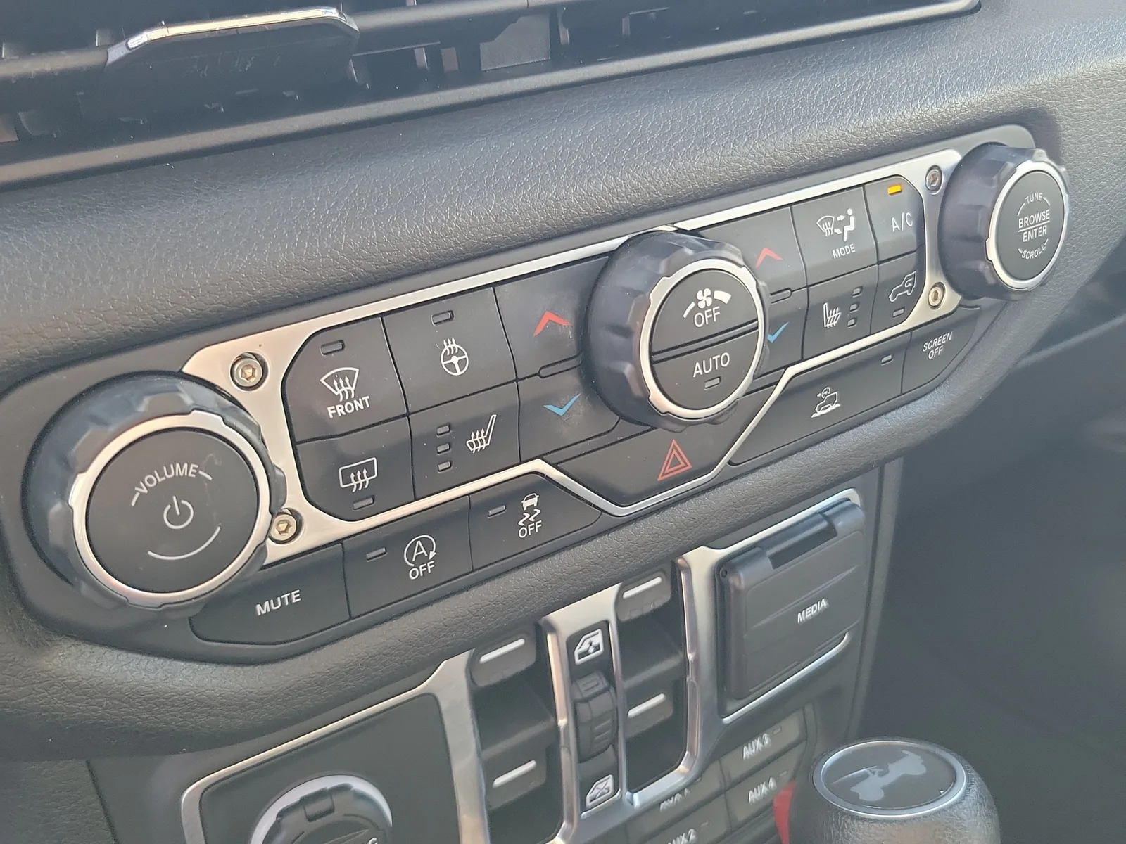 2024 Jeep Wrangler Sport S 4WD photo 23