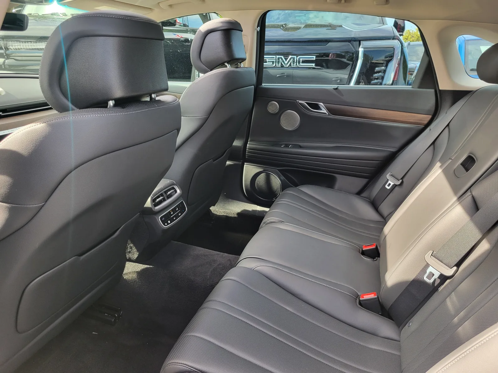 2023 Genesis G80 2.5T photo 16