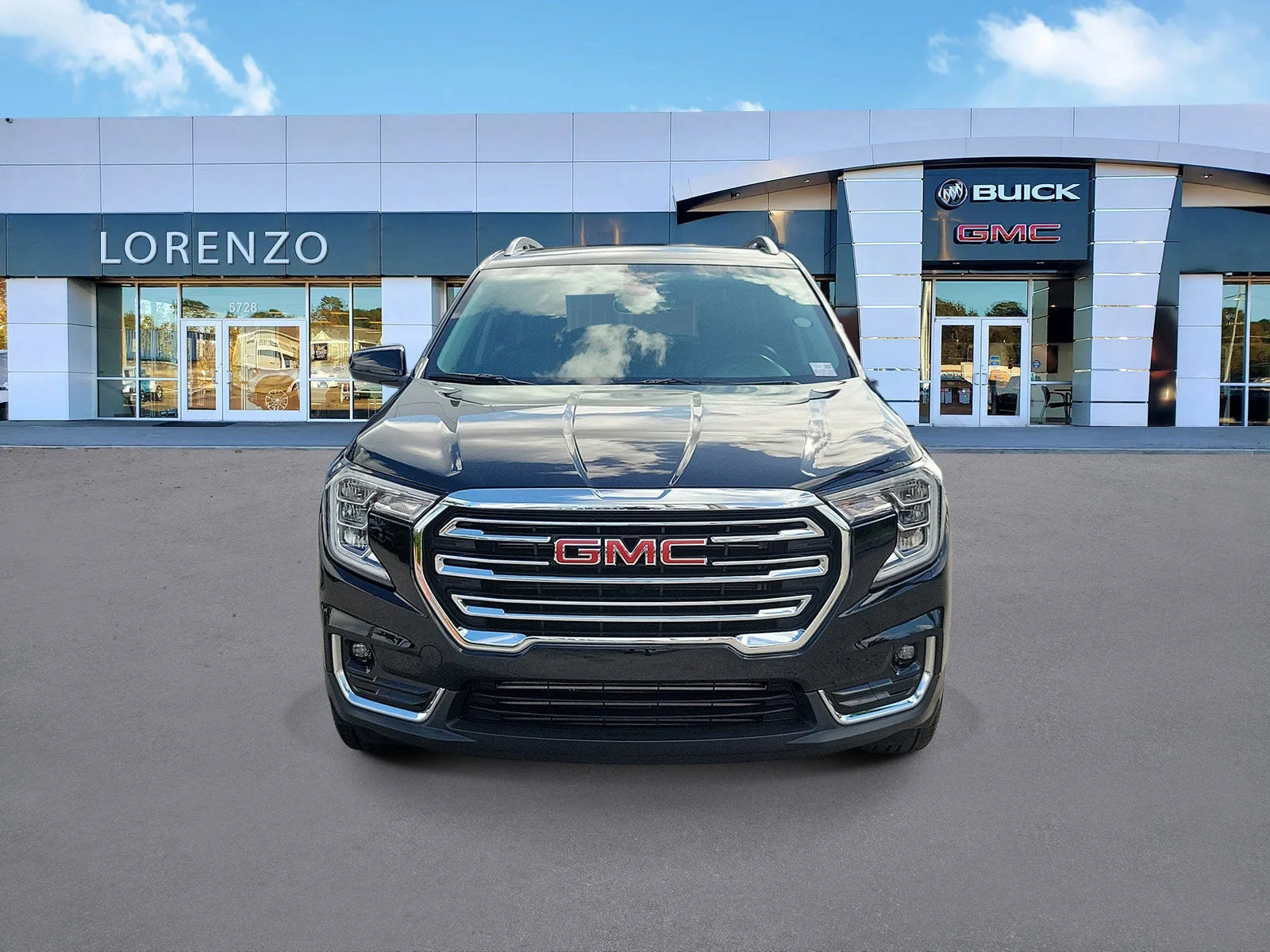 2024 GMC Terrain SLT photo 2