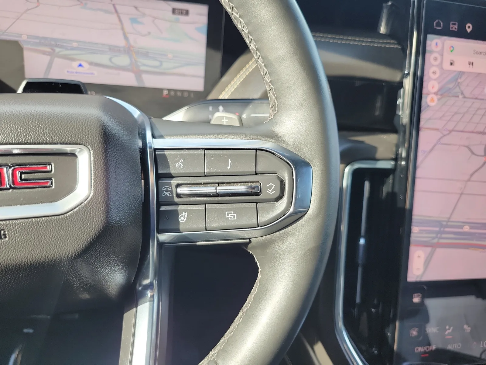 2025 GMC Yukon Elevation photo 21