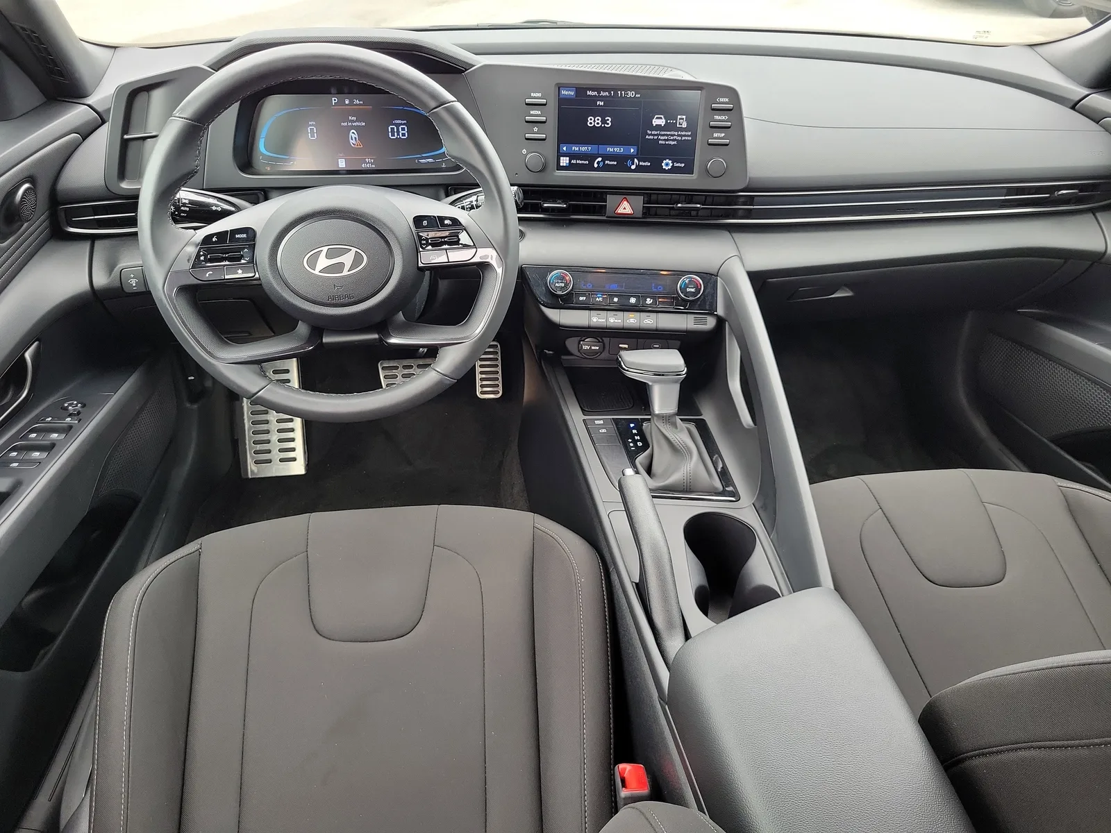 2025 Hyundai Elantra SEL Sport photo 14