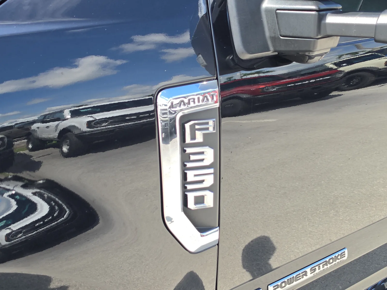 2020 Ford Super Duty F-350 DRW LARIAT 4WD Diesel photo 23