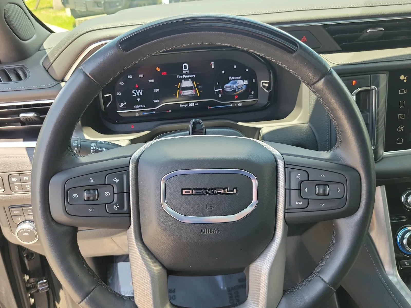 2024 GMC Yukon XL Denali photo 21