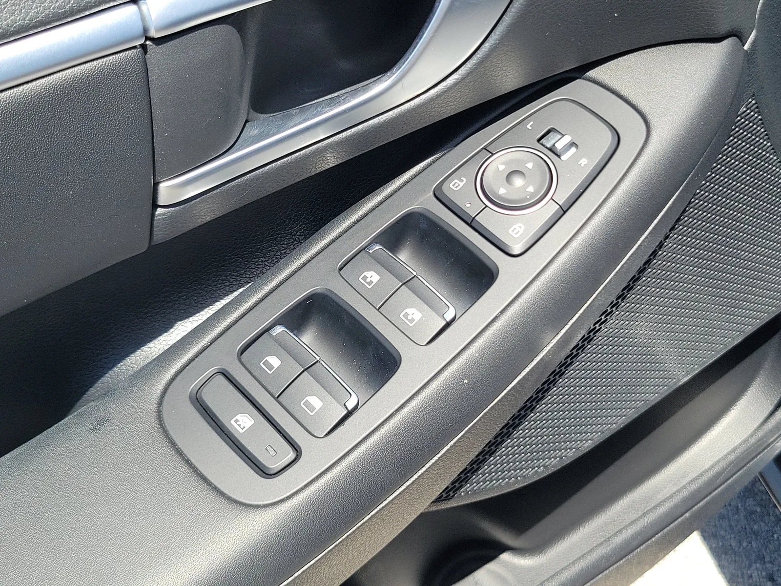 2025 Hyundai Sonata SEL photo 26