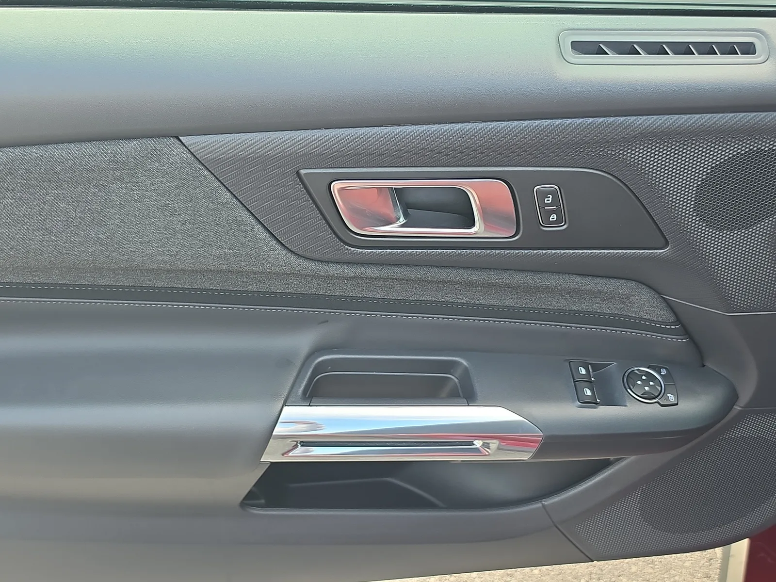 2025 Ford Mustang GT photo 18