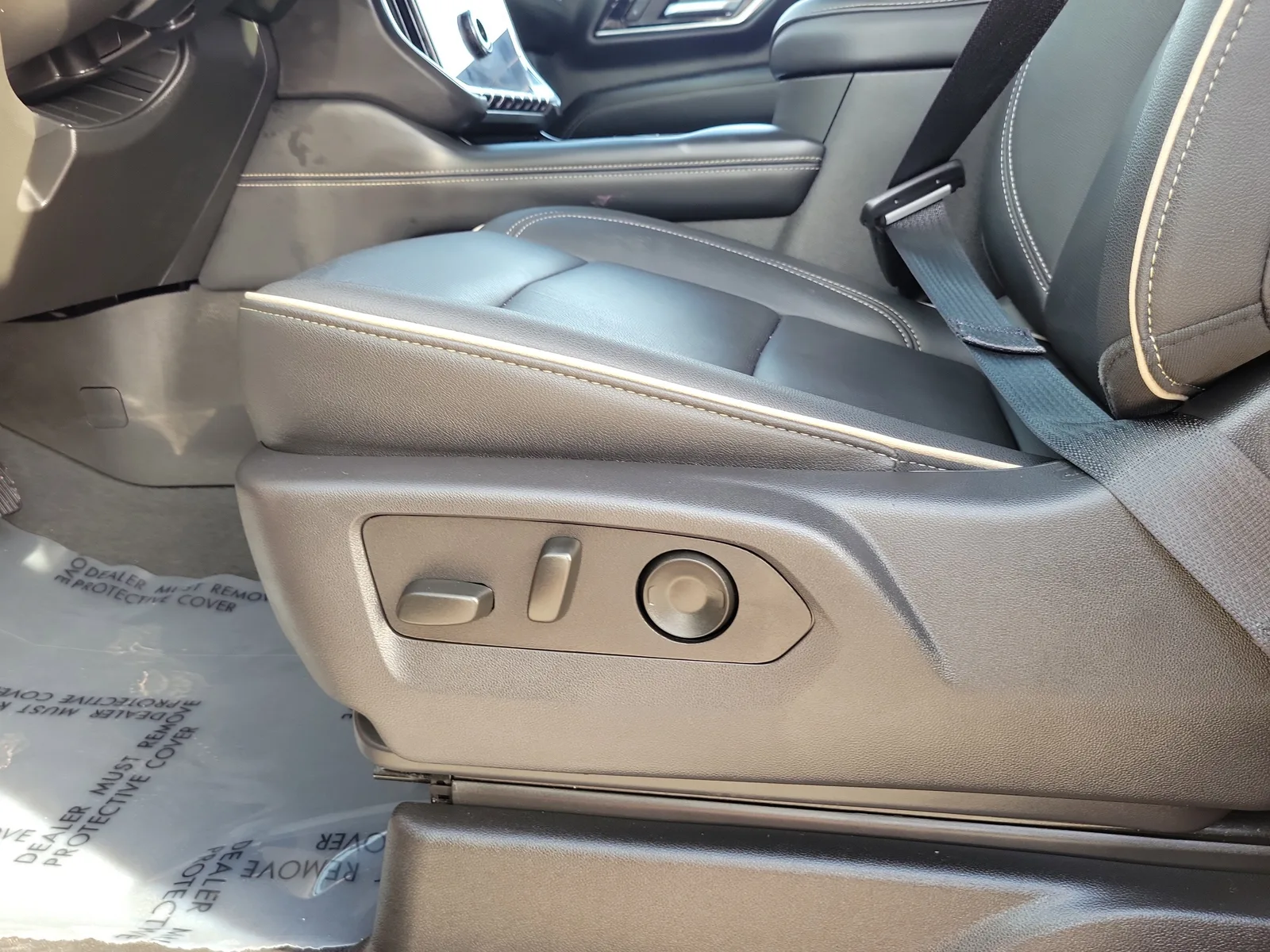 2025 GMC Yukon Elevation photo 18