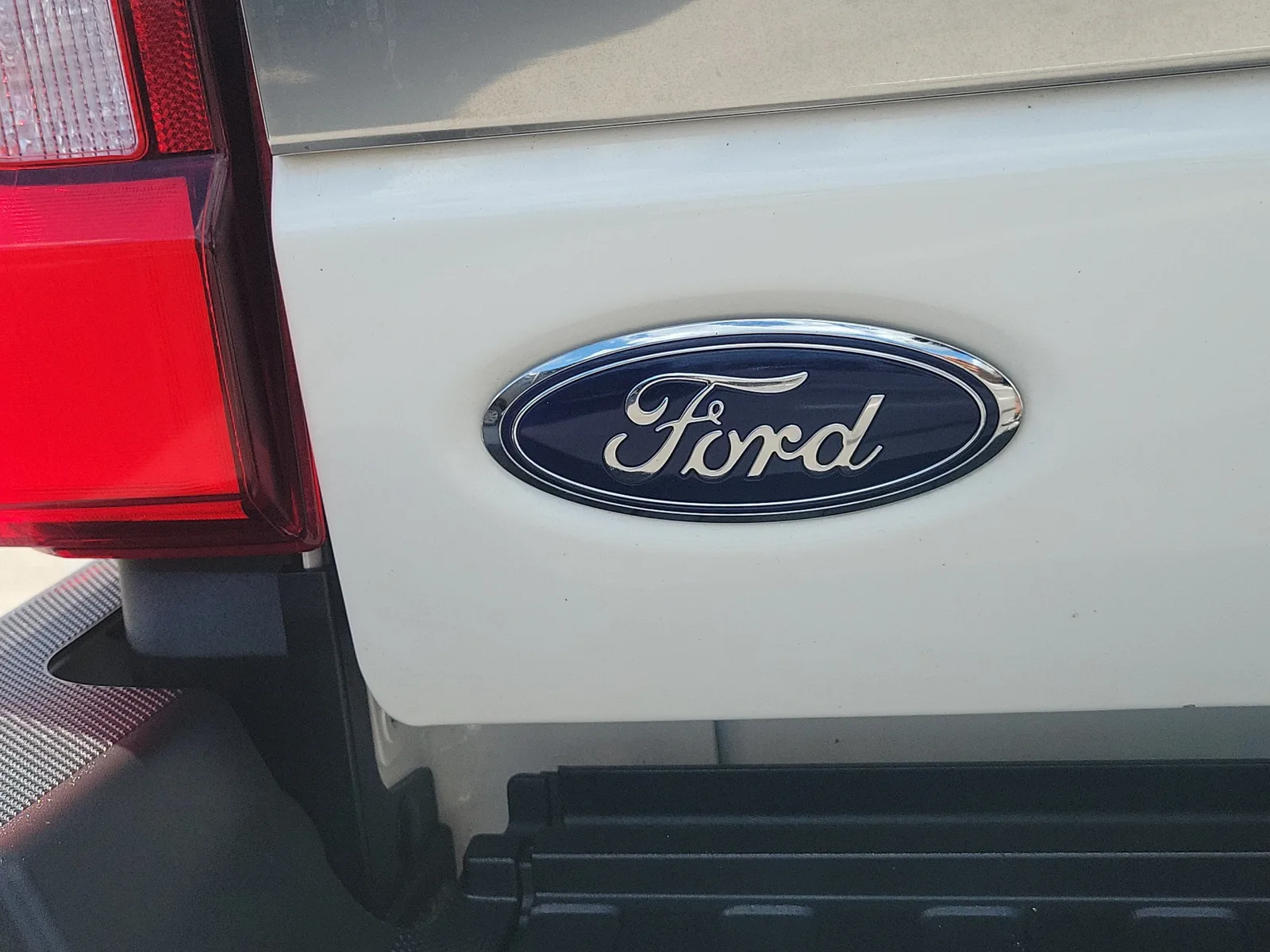 2024 Ford Super Duty F-350 DRW Platinum 4WD photo 33
