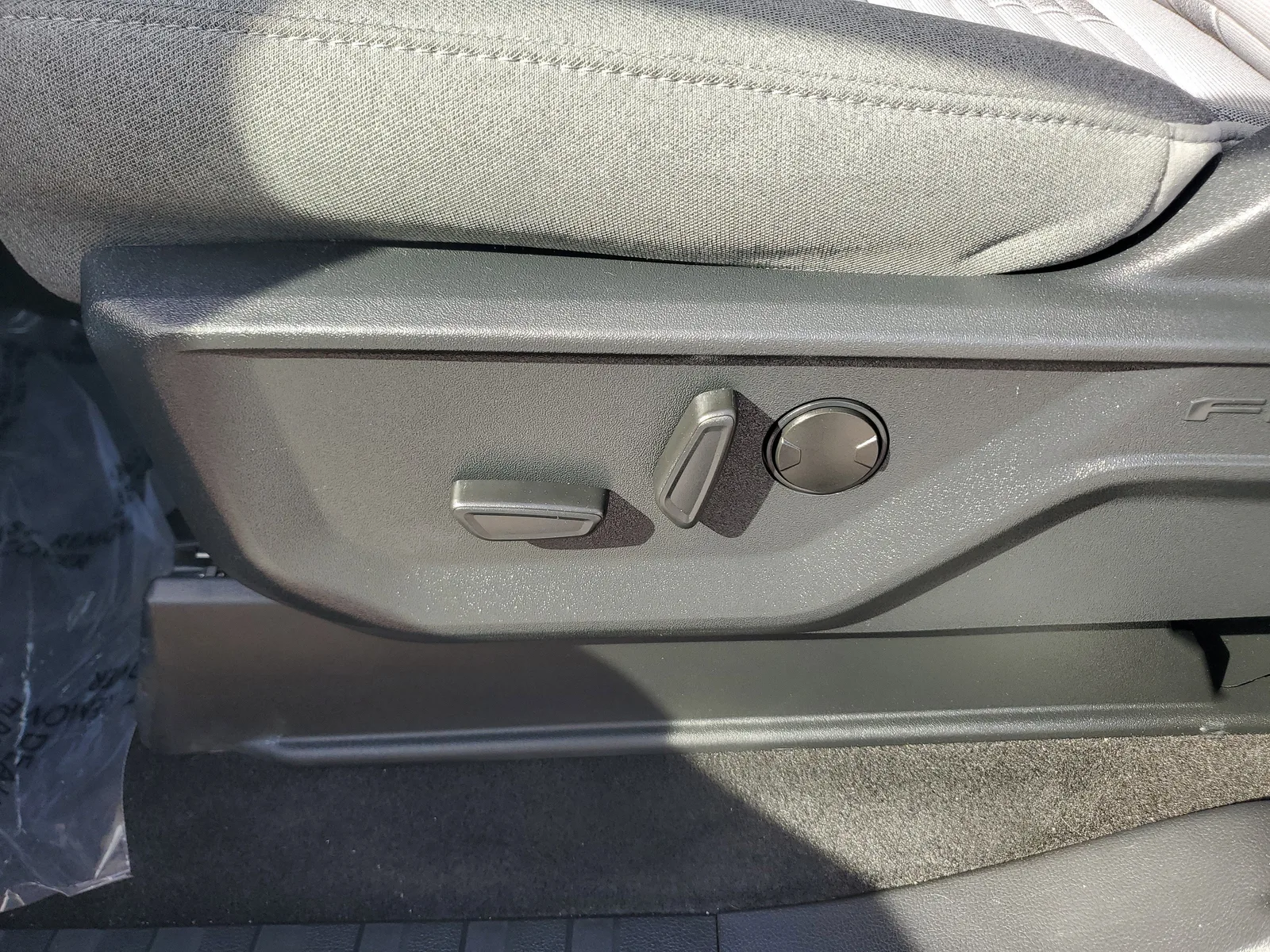 2024 Ford F-150 XLT 4WD photo 14