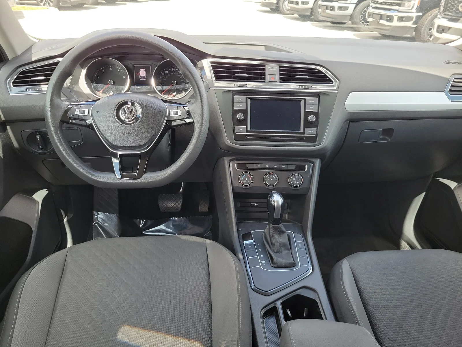 2019 Volkswagen Tiguan S photo 16