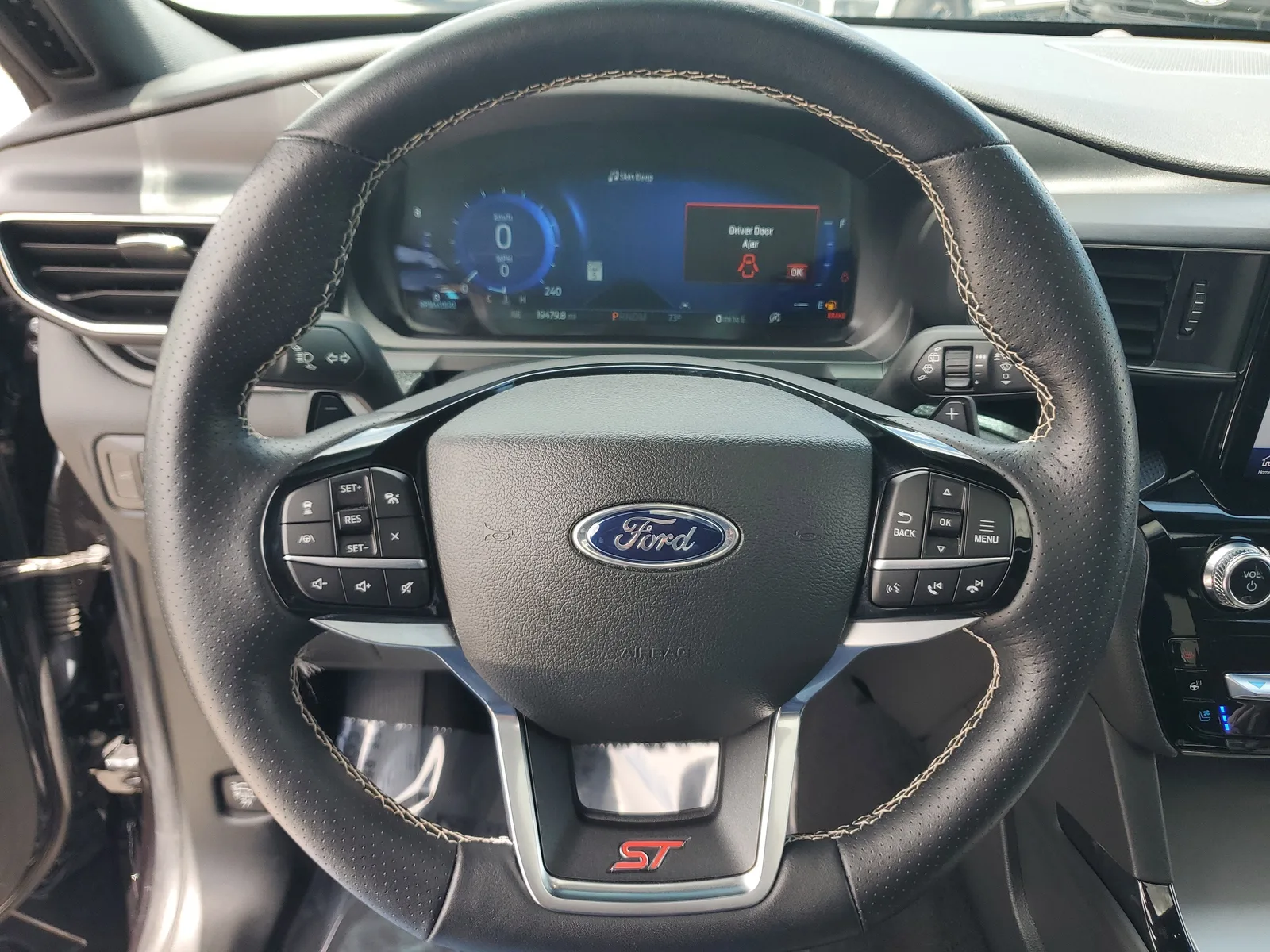 2023 Ford Explorer ST 4WD photo 22