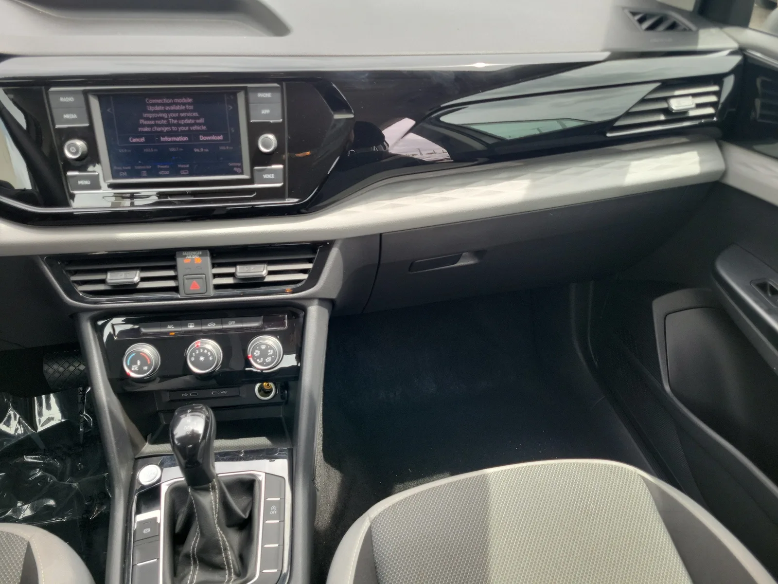 2023 Volkswagen Taos S photo 18