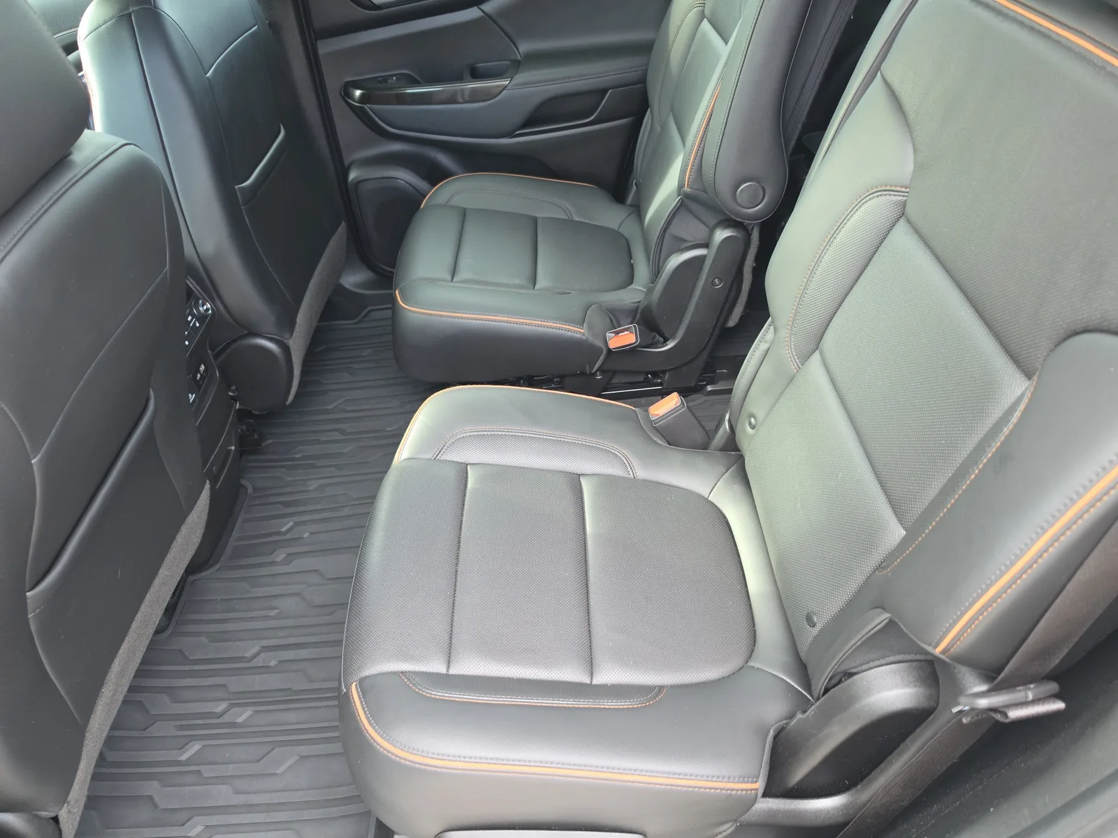 2023 GMC Acadia AT4 4WD photo 11