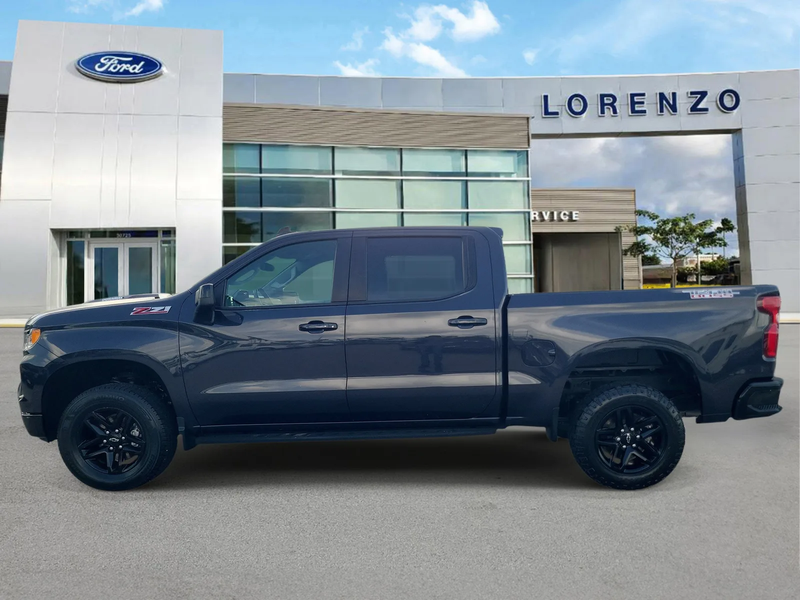 2023 Chevrolet Silverado 1500 LT Trail Boss 4WD Diesel photo 8