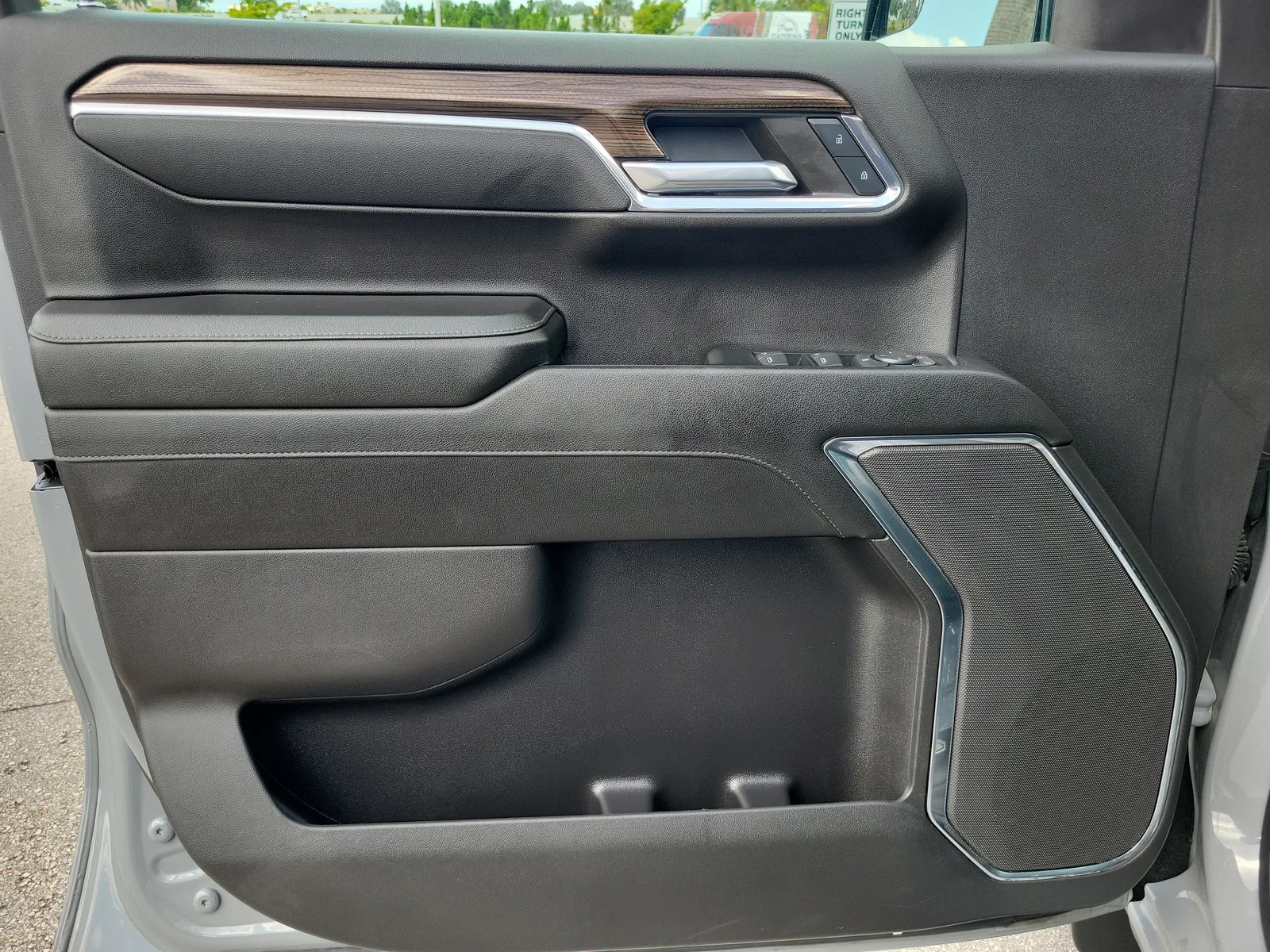 2024 Chevrolet Silverado 1500 LT photo 22