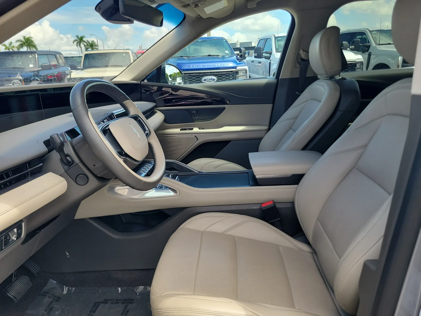2024 Lincoln Nautilus Premiere 4WD photo 10