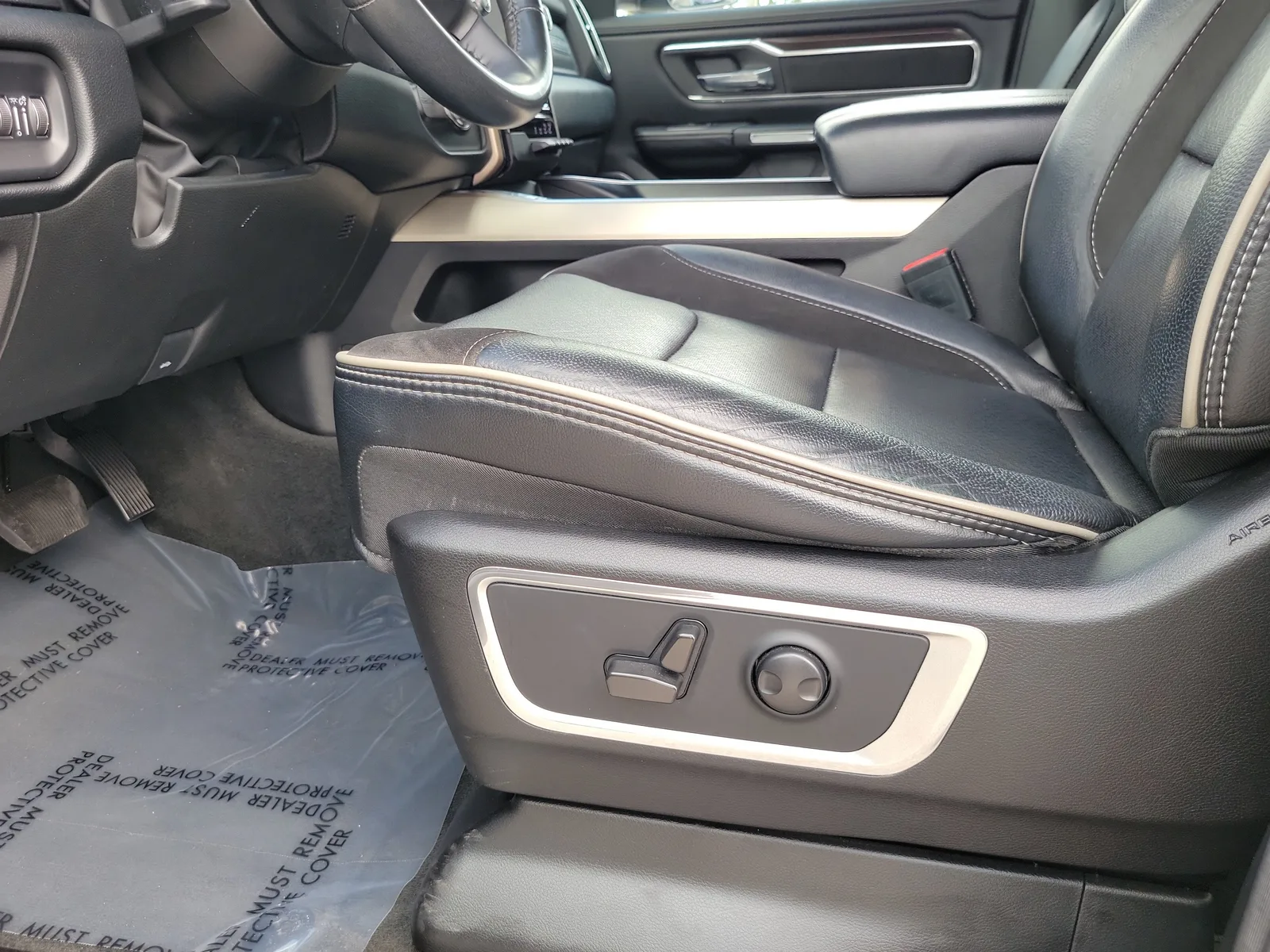 2022 RAM 1500 Laramie photo 13
