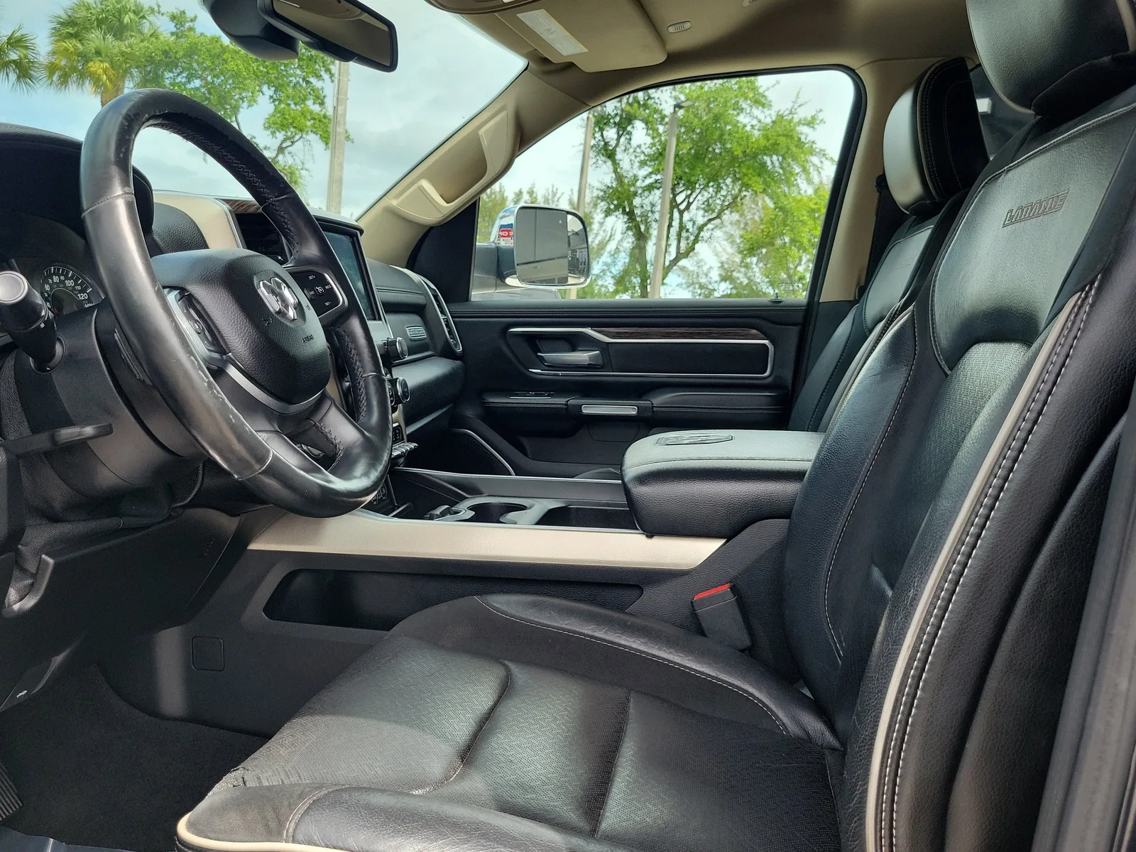 2019 RAM 1500 Laramie photo 11