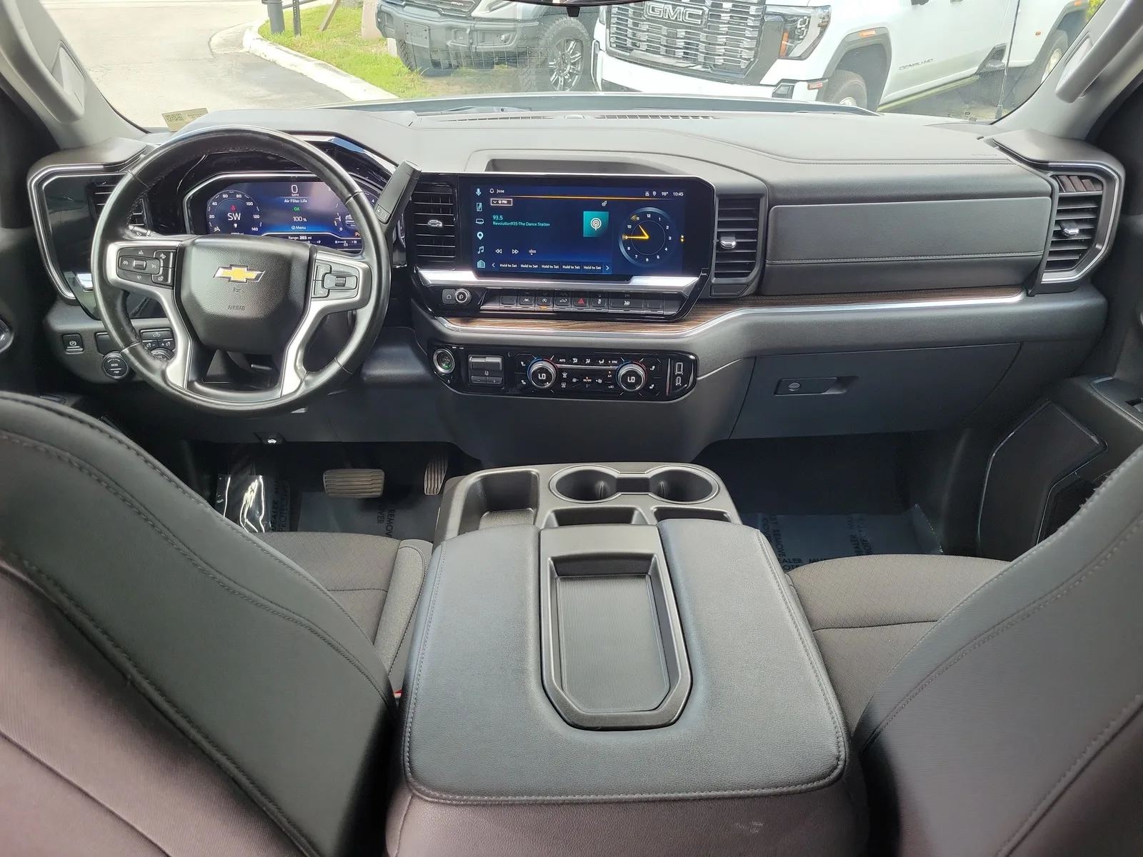 2024 Chevrolet Silverado 1500 LT photo 16